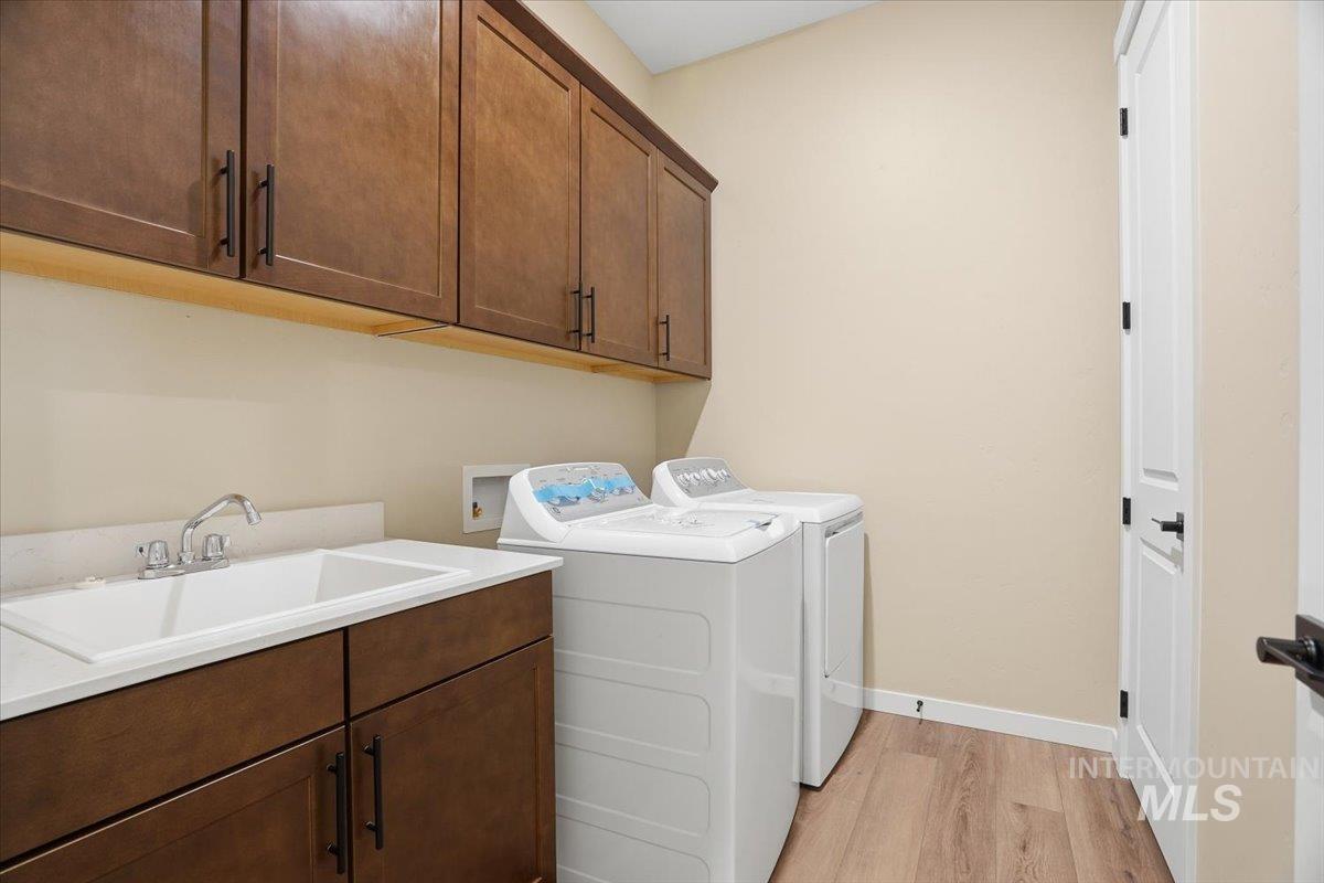 1323 White Cliffs St, Middleton, Idaho 83644, 3 Bedrooms, 3.5 Bathrooms, Residential For Sale, Price $849,990,MLS 98973377