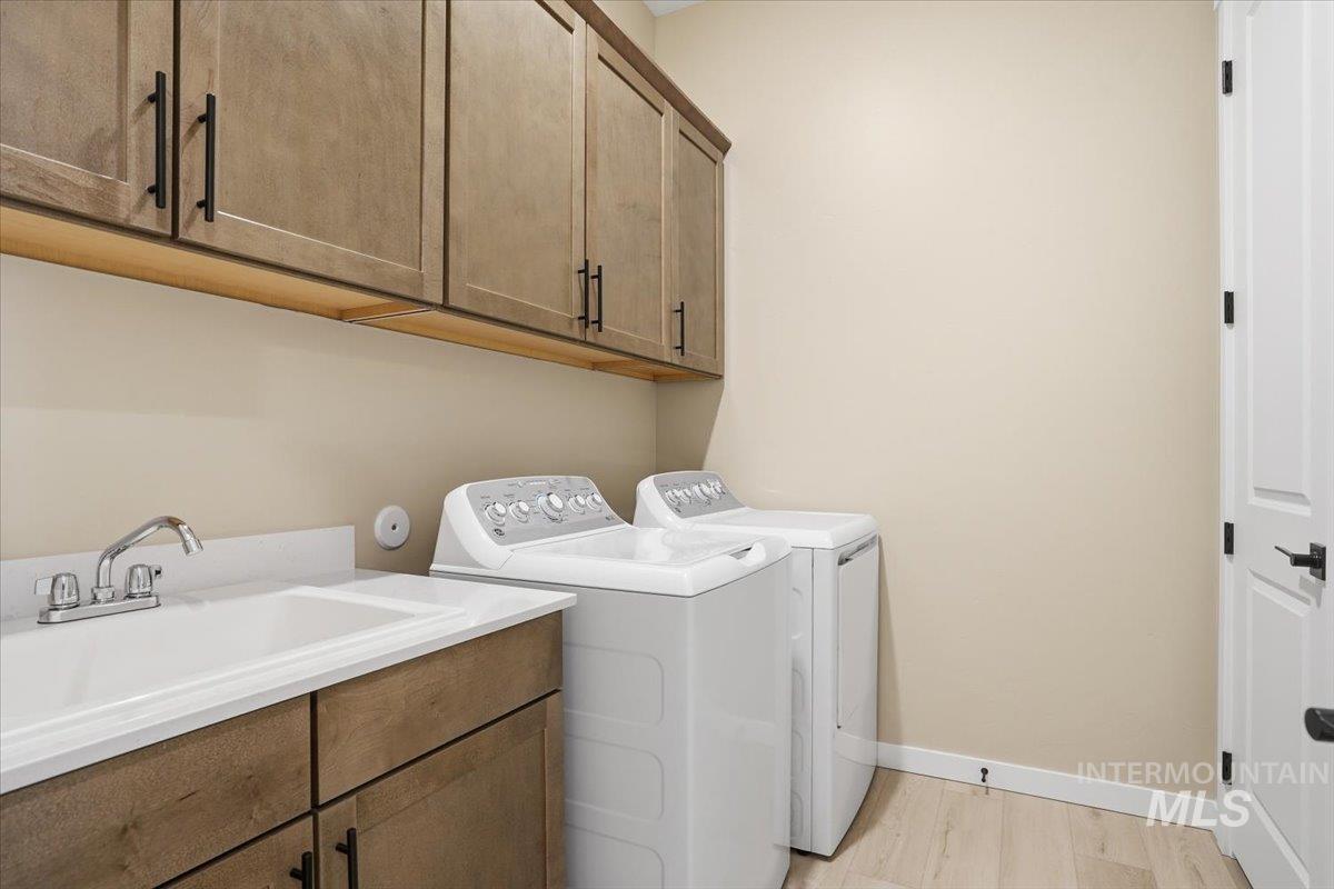 1341 White Cliffs St, Middleton, Idaho 83644, 3 Bedrooms, 3.5 Bathrooms, Residential For Sale, Price $769,990,MLS 98973379