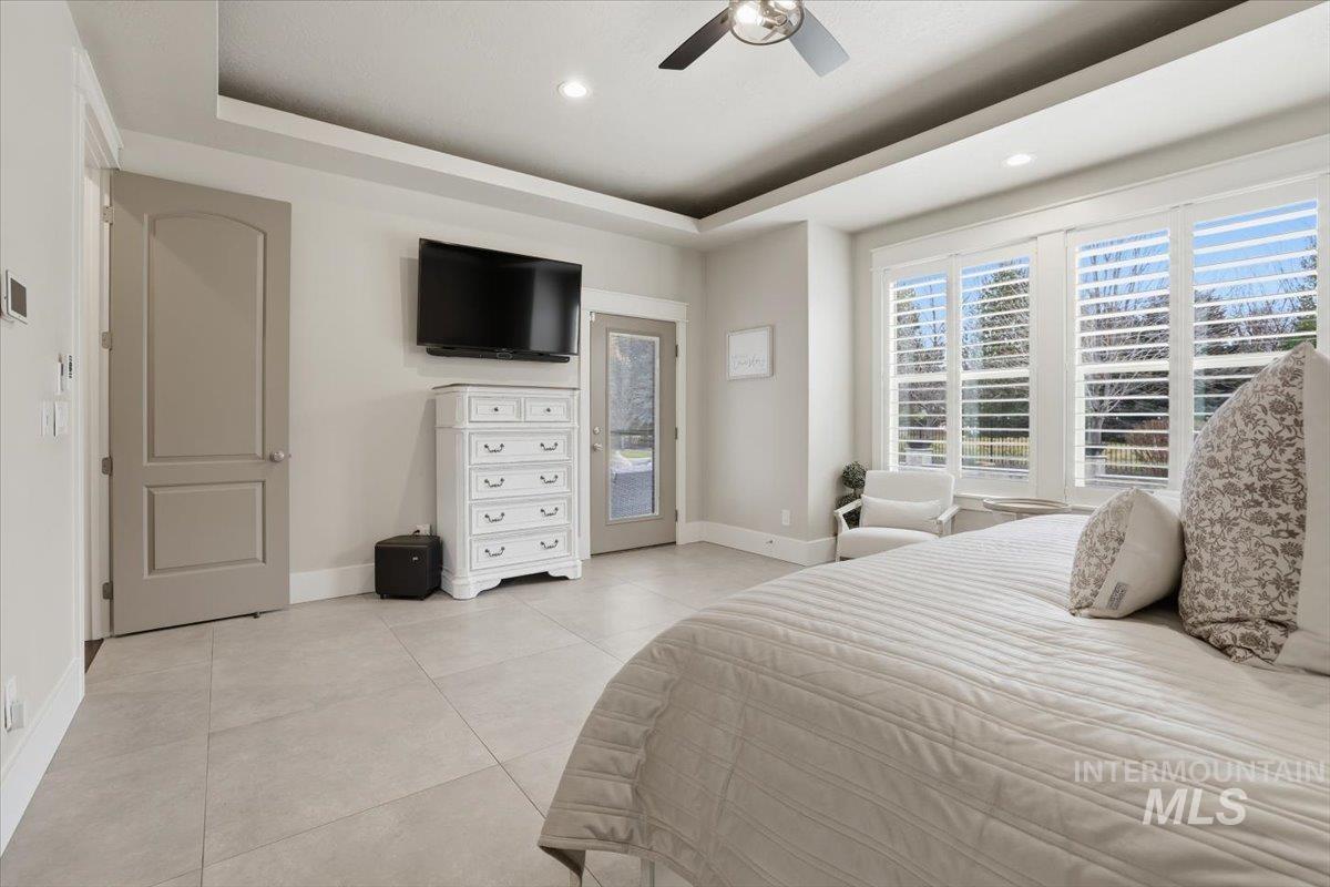 6590 N Fairborn Ave, Meridian, Idaho 83646, 4 Bedrooms, 3.5 Bathrooms, Residential For Sale, Price $1,325,000,MLS 98973380