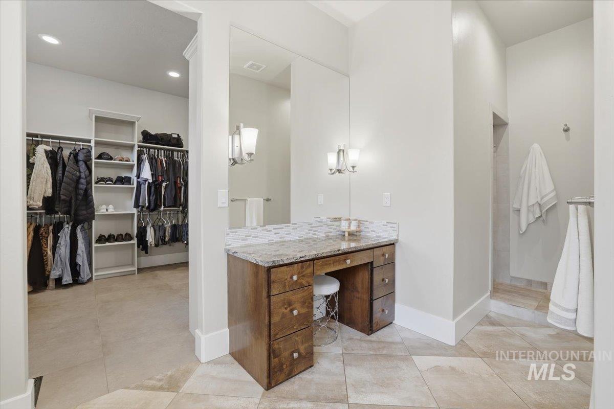 6590 N Fairborn Ave, Meridian, Idaho 83646, 4 Bedrooms, 3.5 Bathrooms, Residential For Sale, Price $1,325,000,MLS 98973380