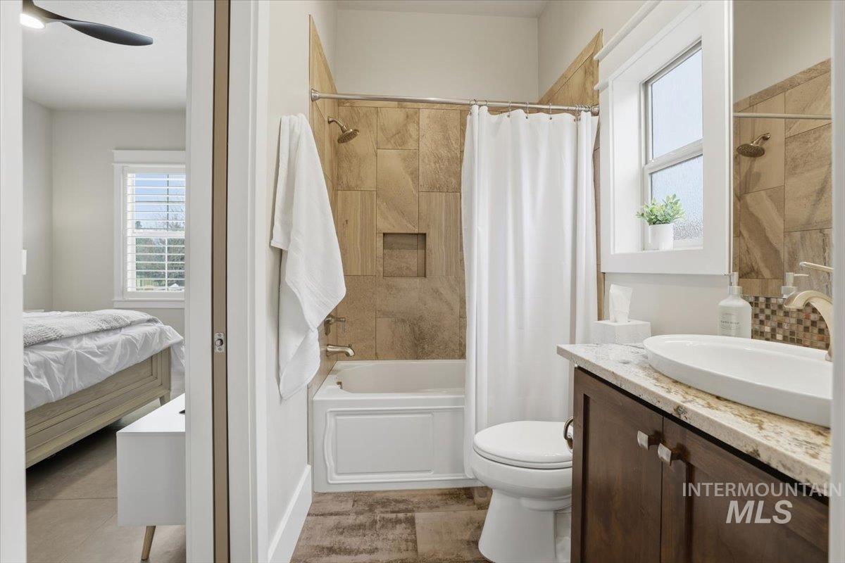 6590 N Fairborn Ave, Meridian, Idaho 83646, 4 Bedrooms, 3.5 Bathrooms, Residential For Sale, Price $1,325,000,MLS 98973380