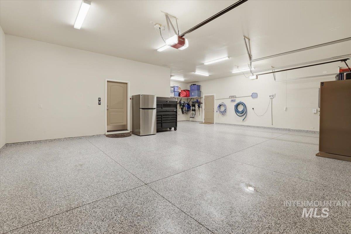 6590 N Fairborn Ave, Meridian, Idaho 83646, 4 Bedrooms, 3.5 Bathrooms, Residential For Sale, Price $1,325,000,MLS 98973380