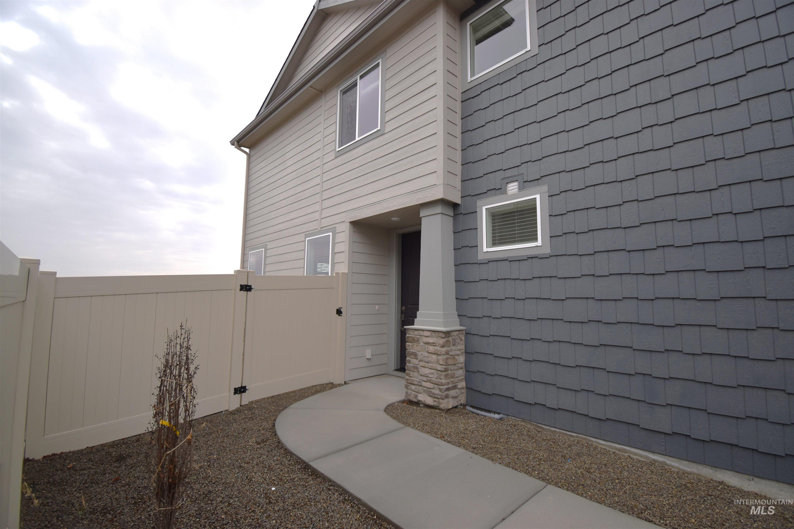 8191 W Grey Alder Dr, Eagle, Idaho 83616, 3 Bedrooms, 2.5 Bathrooms, Rental For Rent, Price $2,395,MLS 98973381