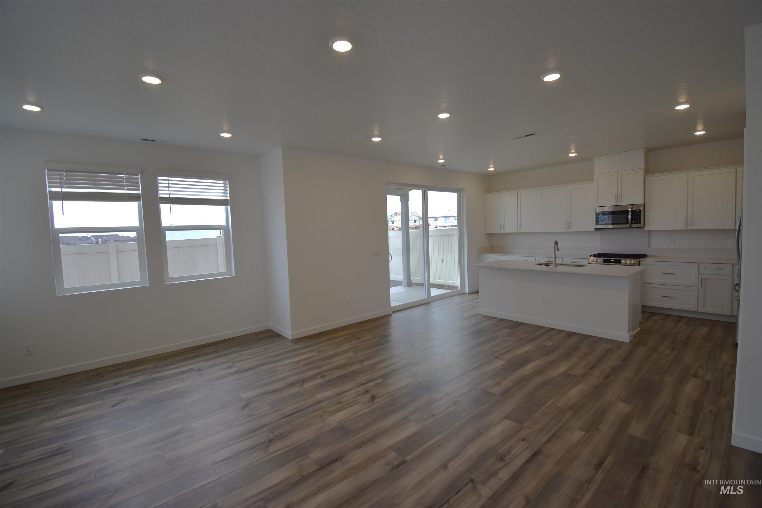 8191 W Grey Alder Dr, Eagle, Idaho 83616, 3 Bedrooms, 2.5 Bathrooms, Rental For Rent, Price $2,395,MLS 98973381