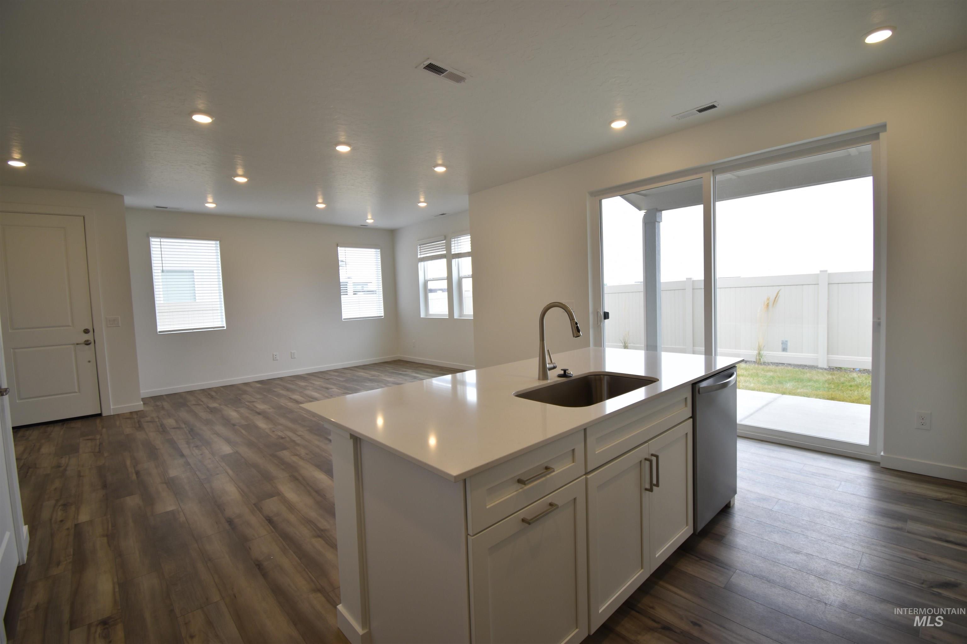 8191 W Grey Alder Dr, Eagle, Idaho 83616, 3 Bedrooms, 2.5 Bathrooms, Rental For Rent, Price $2,395,MLS 98973381