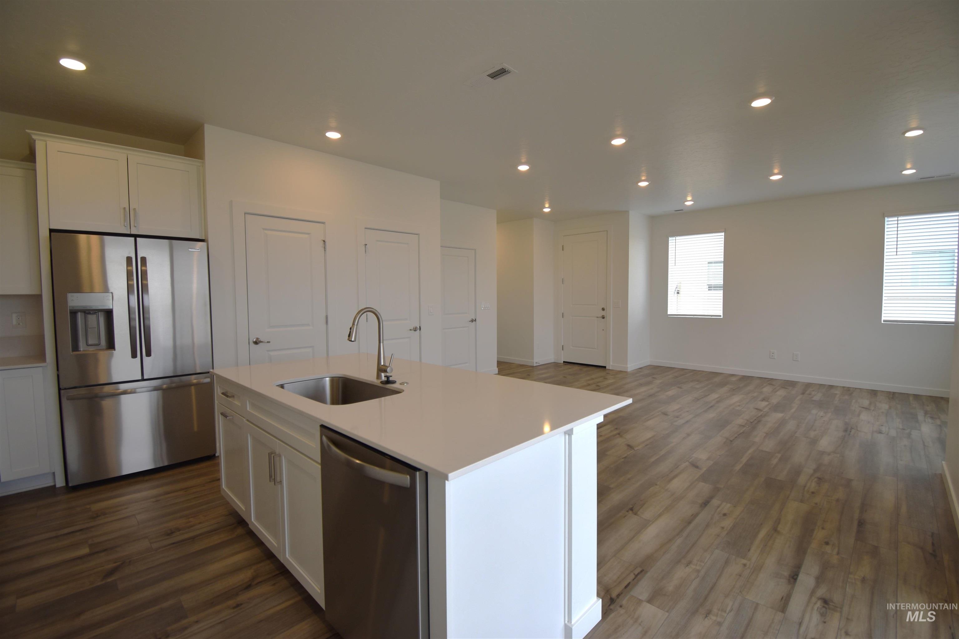 8191 W Grey Alder Dr, Eagle, Idaho 83616, 3 Bedrooms, 2.5 Bathrooms, Rental For Rent, Price $2,395,MLS 98973381