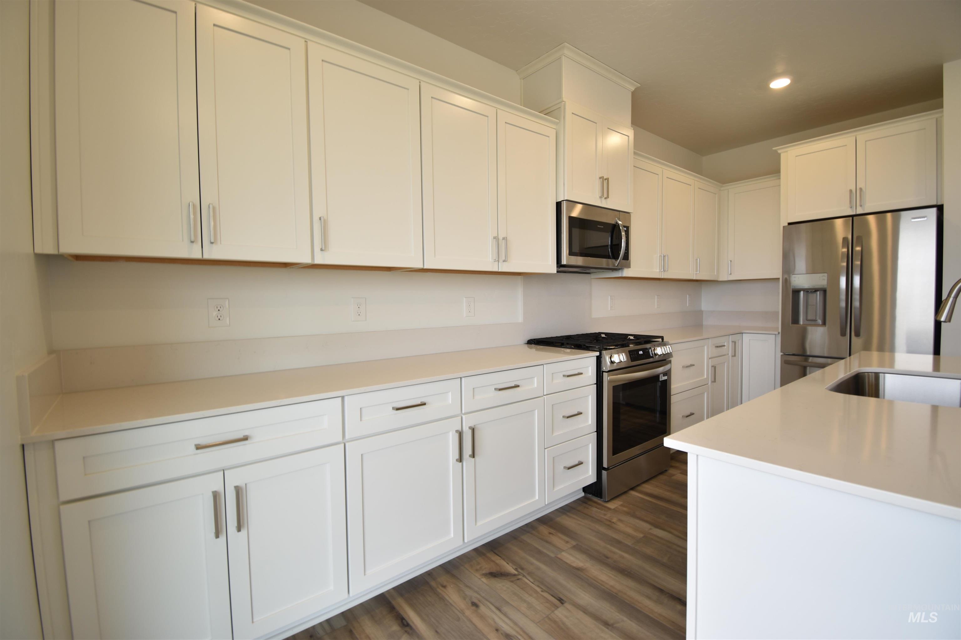 8191 W Grey Alder Dr, Eagle, Idaho 83616, 3 Bedrooms, 2.5 Bathrooms, Rental For Rent, Price $2,395,MLS 98973381