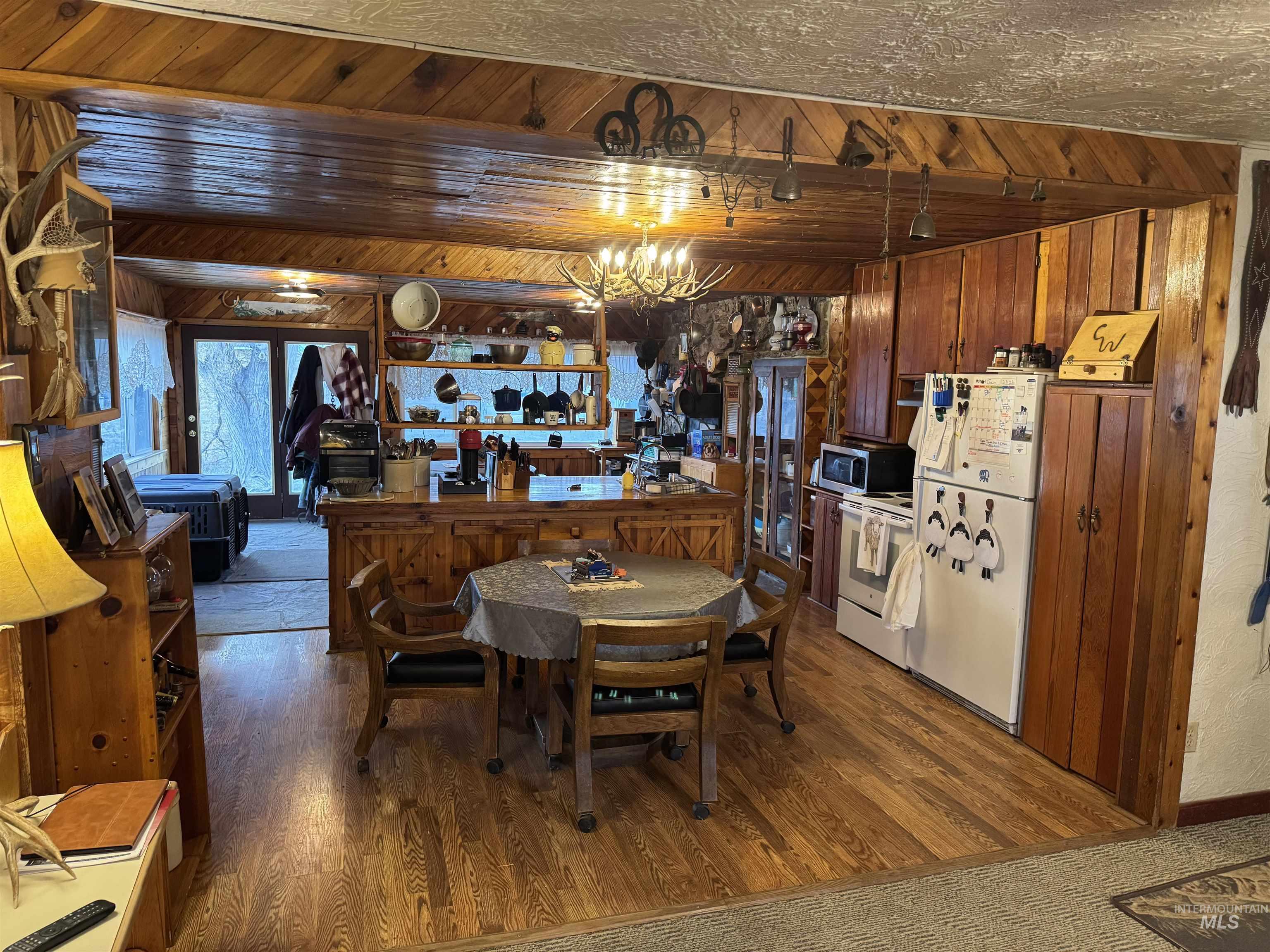 1164 E 4150 N, Buhl, Idaho 83316, 5 Bedrooms, 2 Bathrooms, Farm & Ranch For Sale, Price $999,000,MLS 98973385