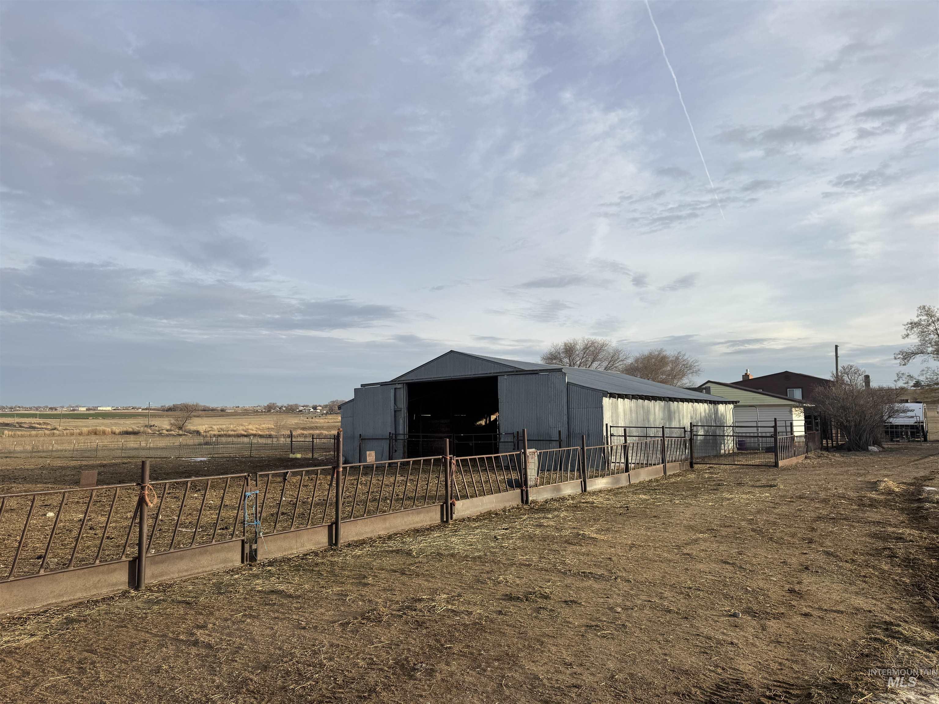 1164 E 4150 N, Buhl, Idaho 83316, 5 Bedrooms, 2 Bathrooms, Farm & Ranch For Sale, Price $999,000,MLS 98973385