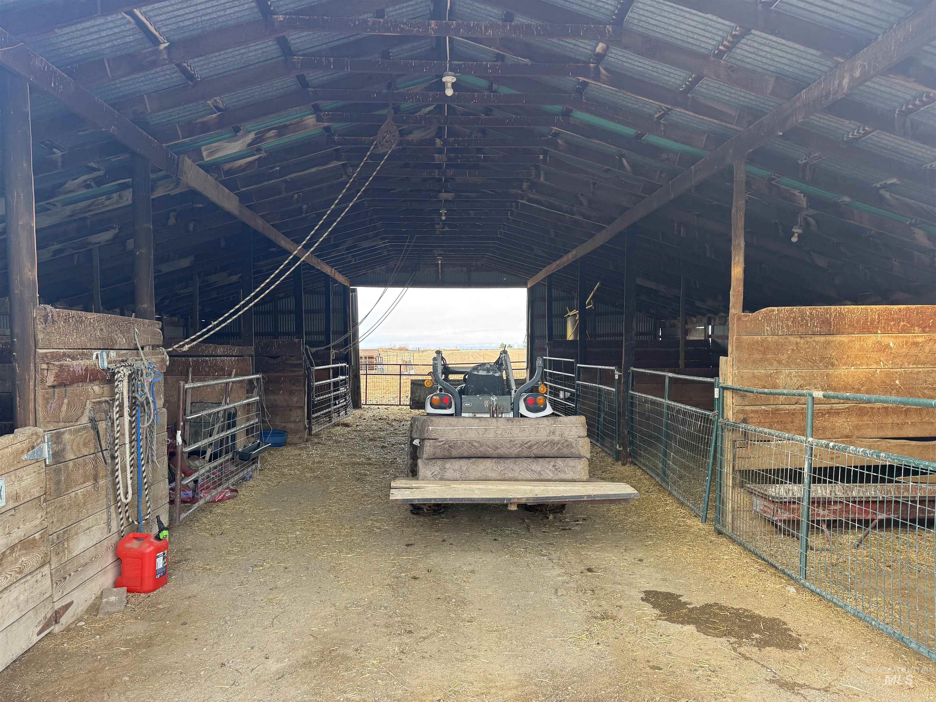 1164 E 4150 N, Buhl, Idaho 83316, 5 Bedrooms, 2 Bathrooms, Residential For Sale, Price $999,000,MLS 98973386