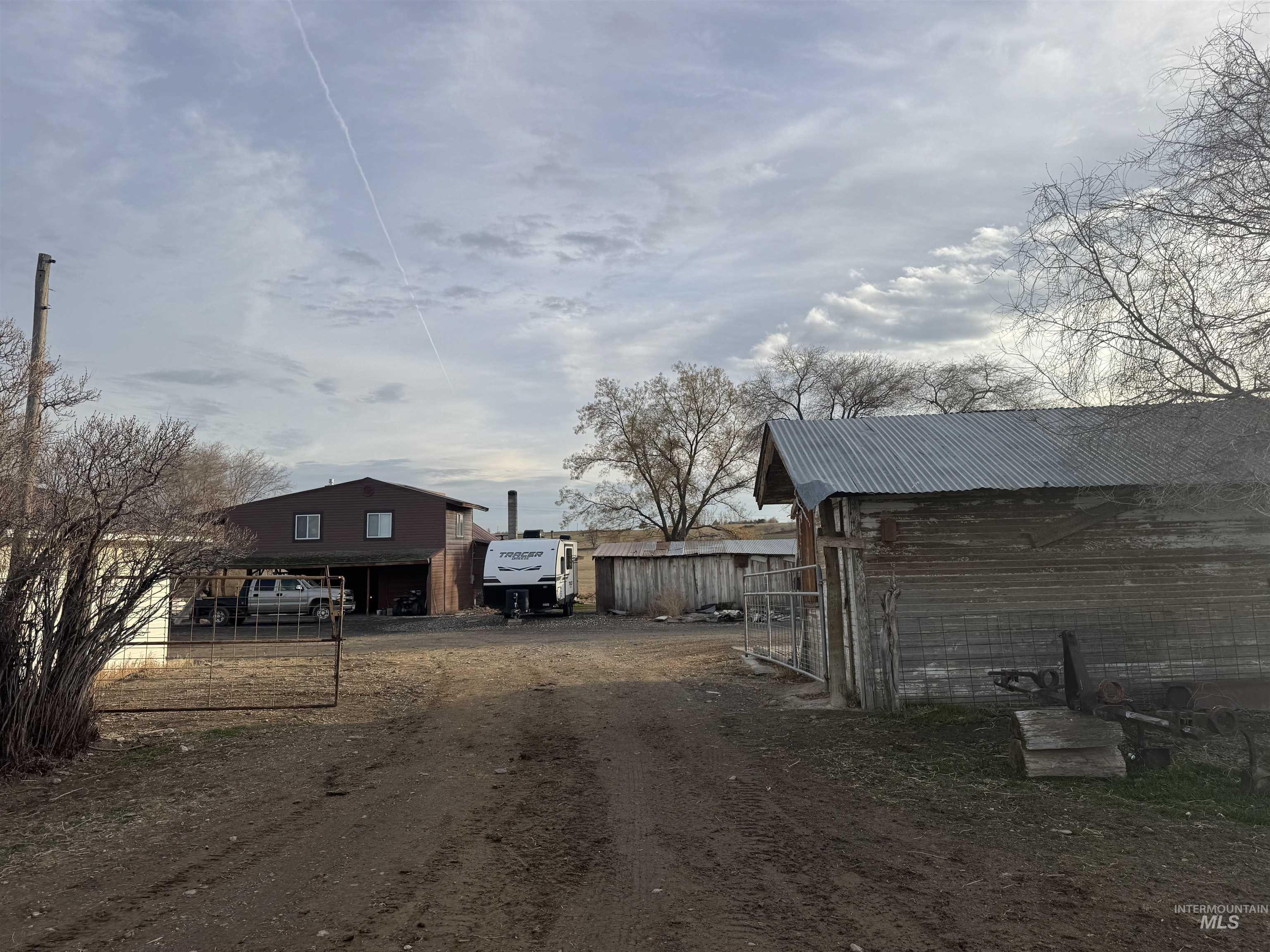 1164 E 4150 N, Buhl, Idaho 83316, 5 Bedrooms, 2 Bathrooms, Residential For Sale, Price $999,000,MLS 98973386