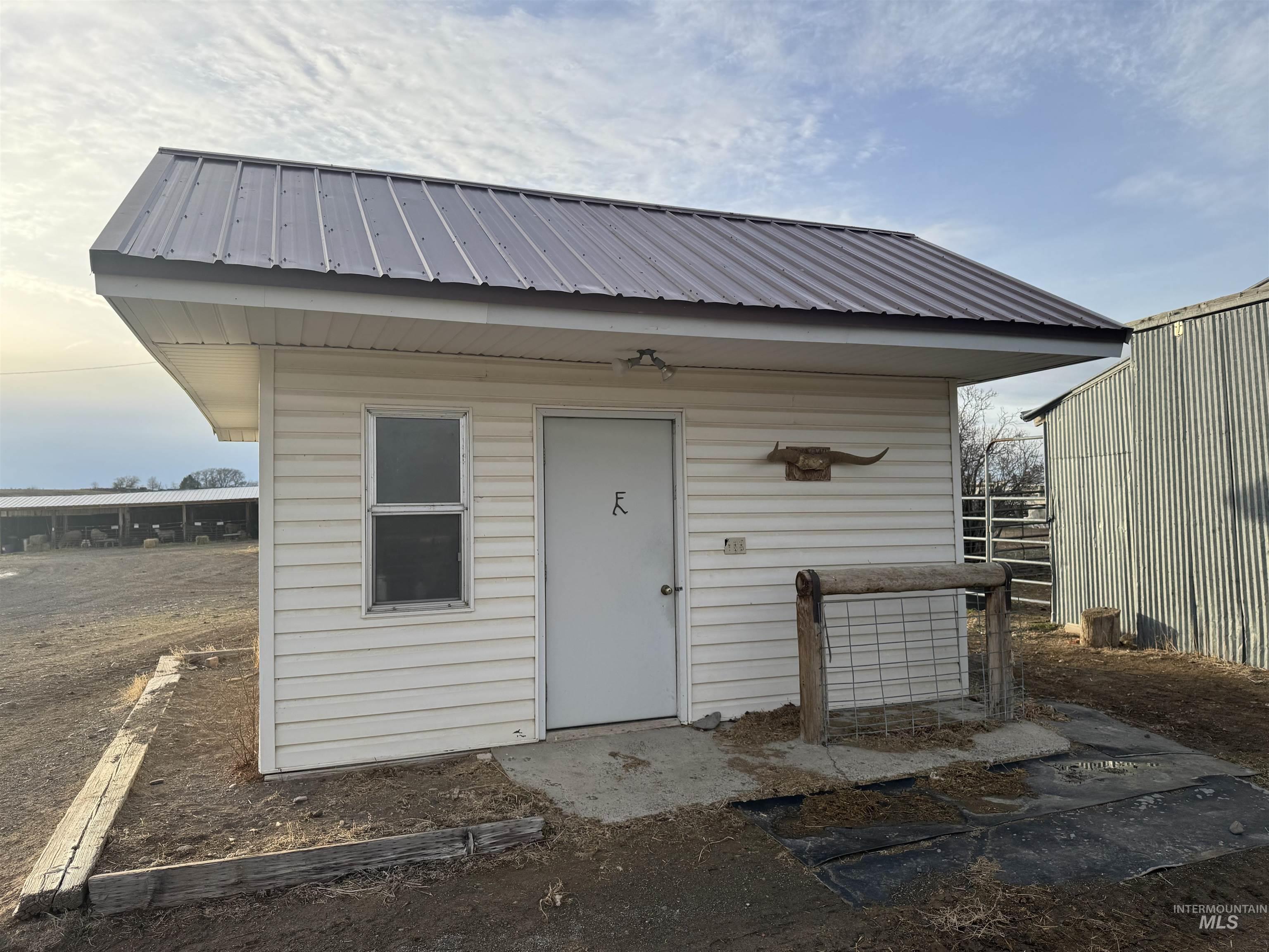 1164 E 4150 N, Buhl, Idaho 83316, 5 Bedrooms, 2 Bathrooms, Residential For Sale, Price $999,000,MLS 98973386