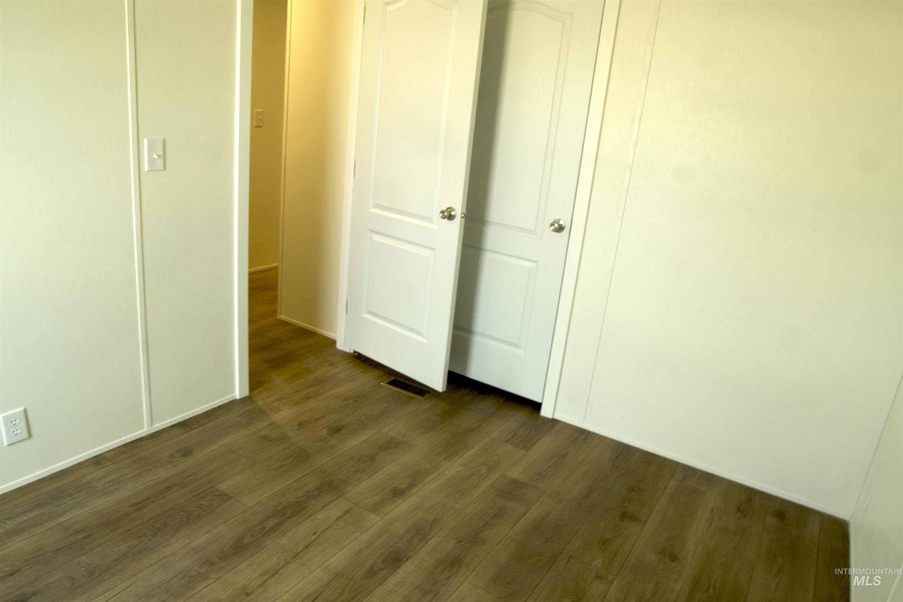 684 SE 10th St, Ontario, Oregon 97914, 3 Bedrooms, 2 Bathrooms, Residential For Sale, Price $125,000,MLS 98973388