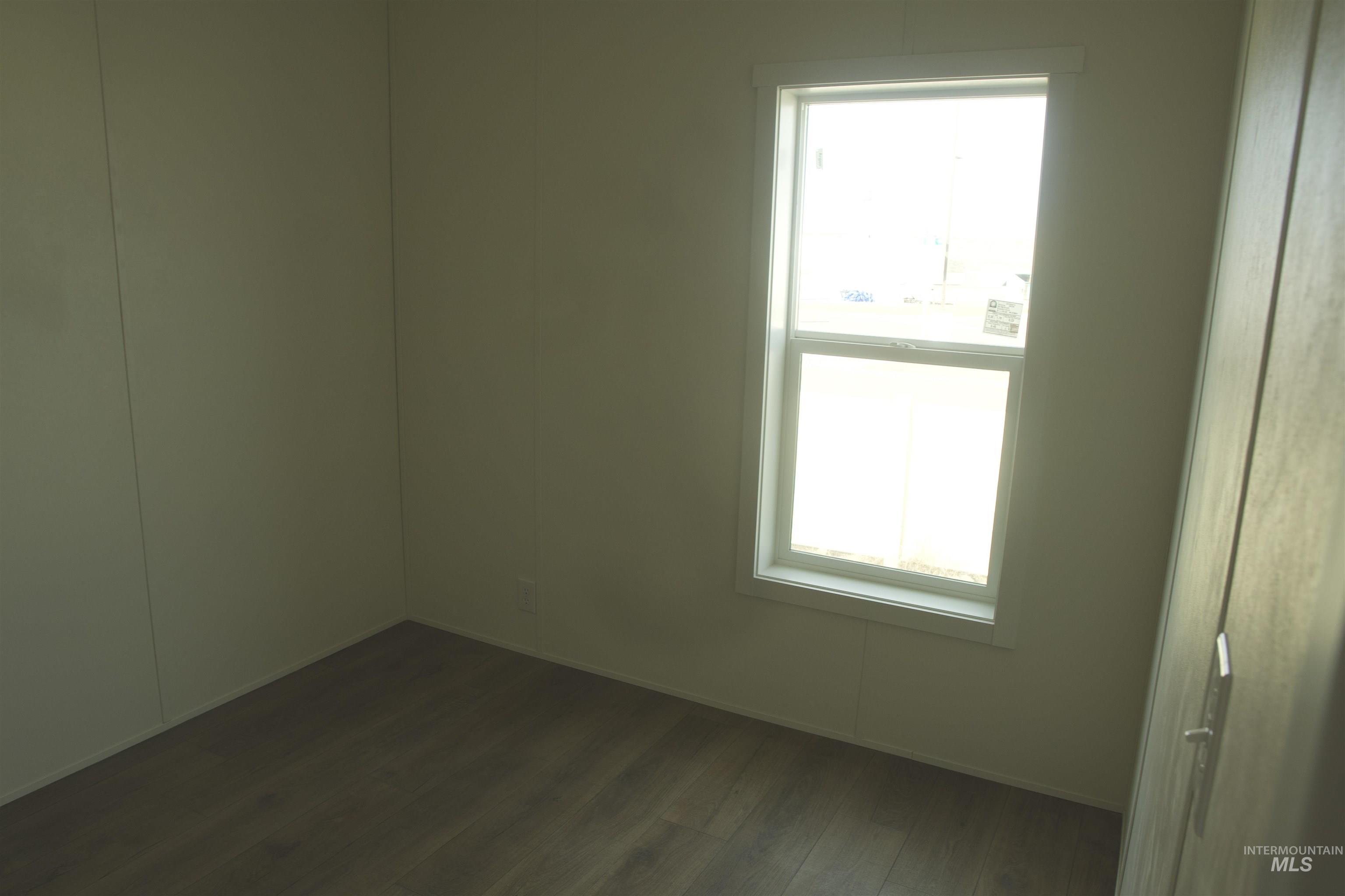 684 SE 10th St, Ontario, Oregon 97914, 3 Bedrooms, 2 Bathrooms, Residential For Sale, Price $125,000,MLS 98973388