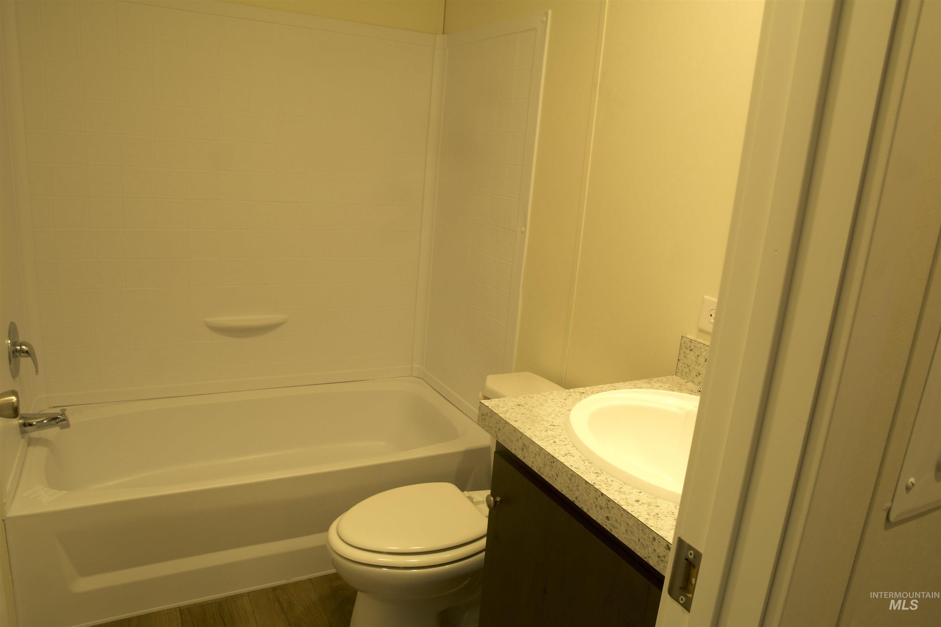 684 SE 10th St, Ontario, Oregon 97914, 3 Bedrooms, 2 Bathrooms, Residential For Sale, Price $125,000,MLS 98973388