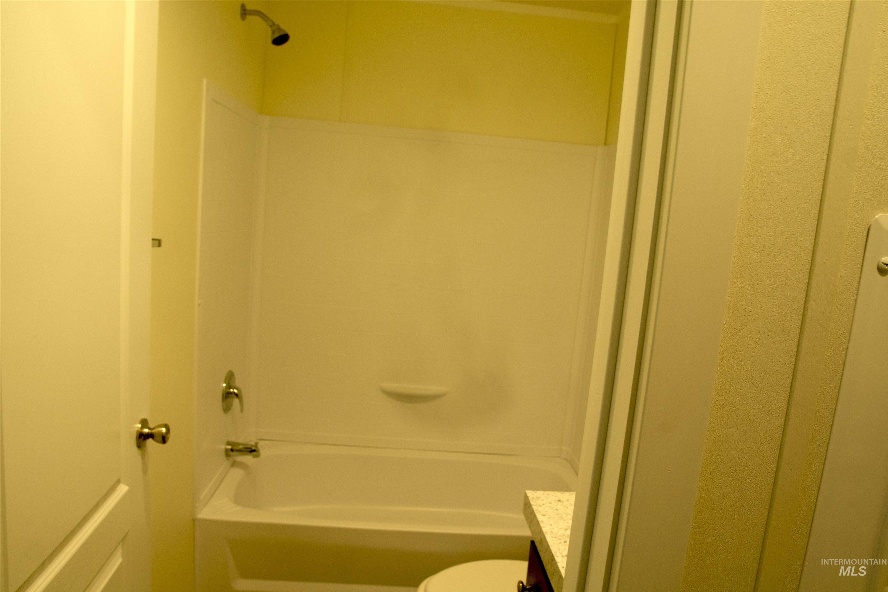 684 SE 10th St, Ontario, Oregon 97914, 3 Bedrooms, 2 Bathrooms, Residential For Sale, Price $125,000,MLS 98973388