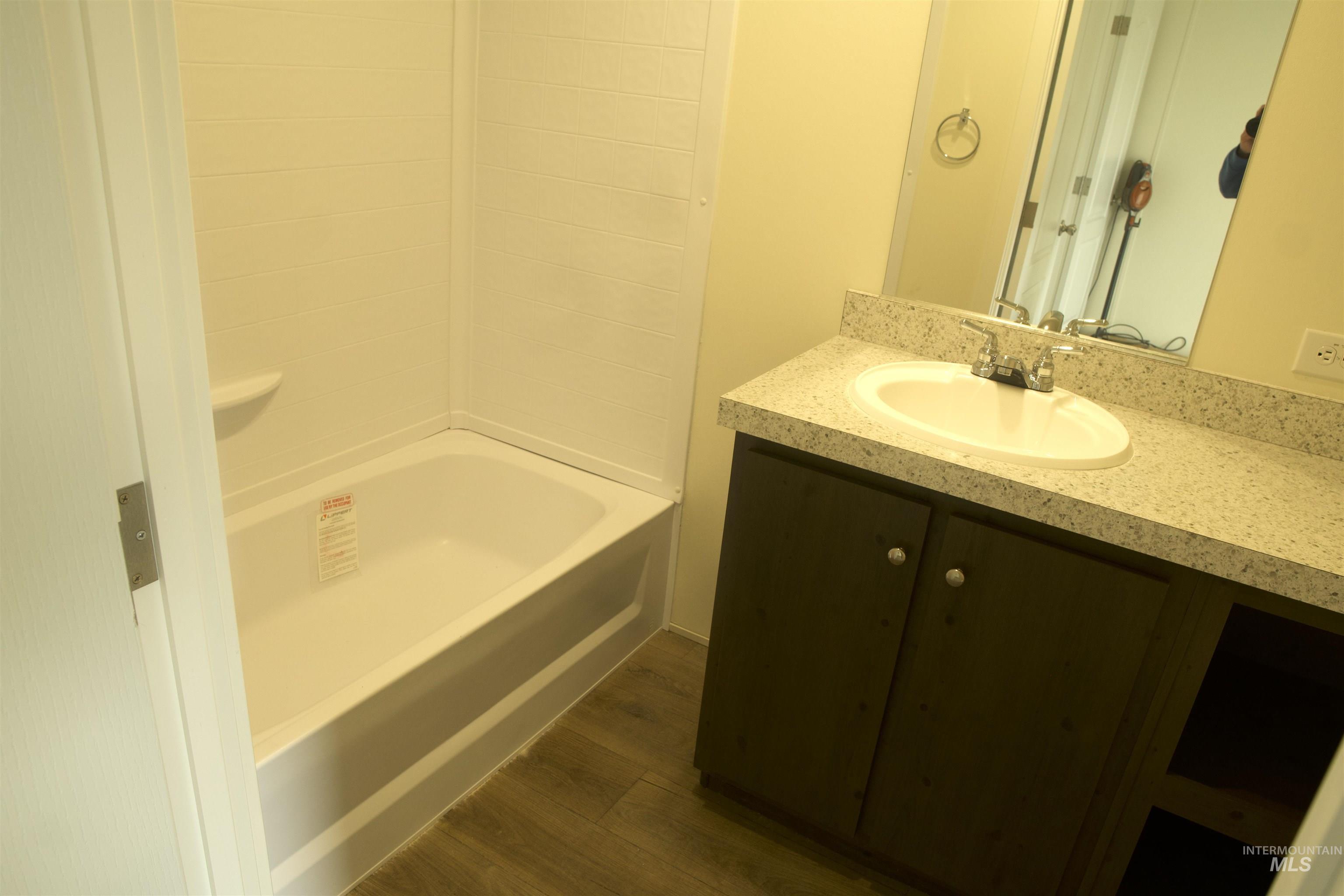 684 SE 10th St, Ontario, Oregon 97914, 3 Bedrooms, 2 Bathrooms, Residential For Sale, Price $125,000,MLS 98973388