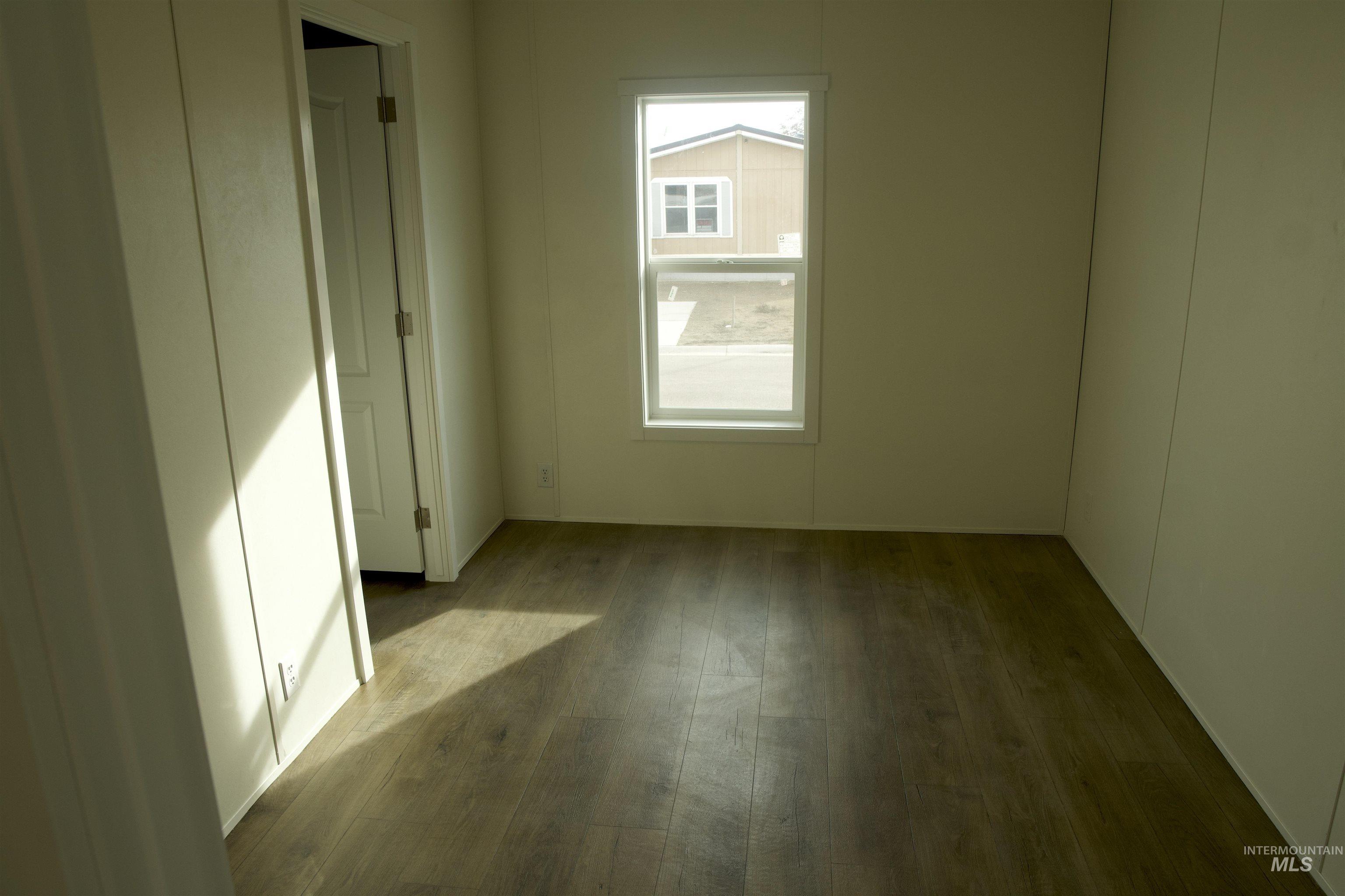 684 SE 10th St, Ontario, Oregon 97914, 3 Bedrooms, 2 Bathrooms, Residential For Sale, Price $125,000,MLS 98973388