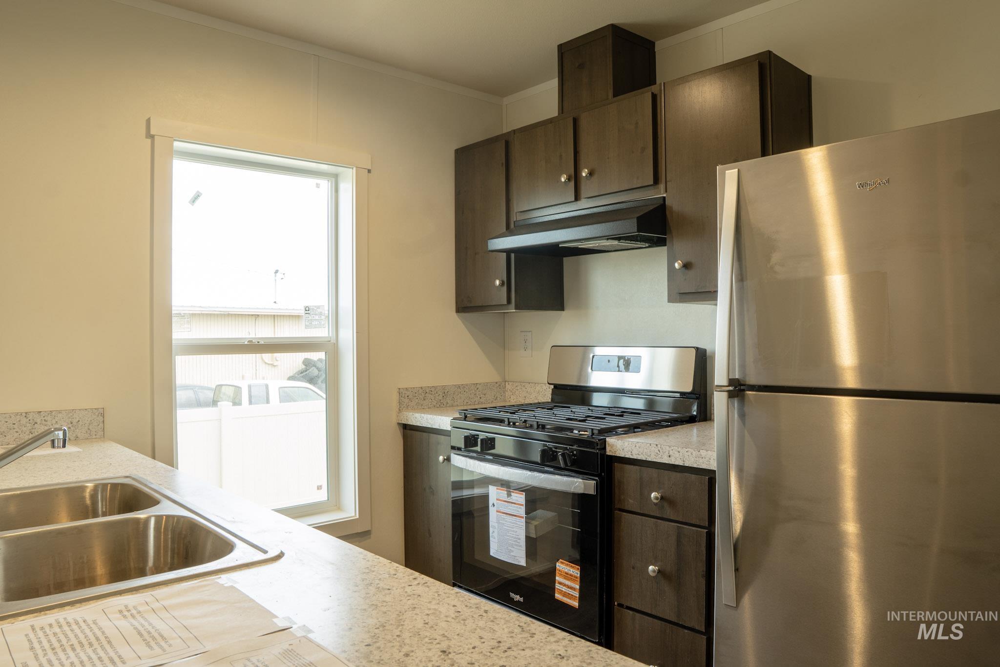 684 SE 10th St, Ontario, Oregon 97914, 3 Bedrooms, 2 Bathrooms, Residential For Sale, Price $125,000, 98973388