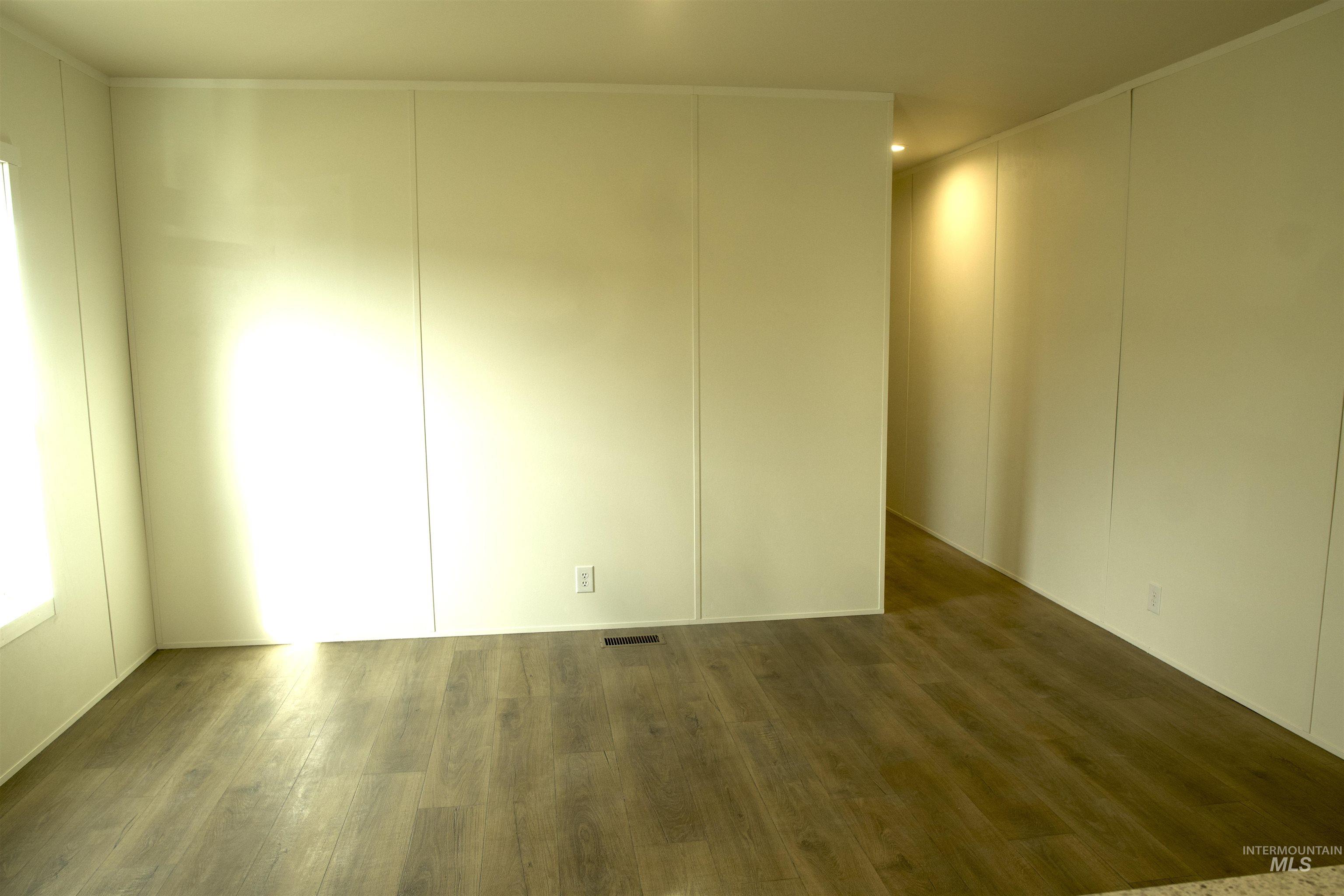 684 SE 10th St, Ontario, Oregon 97914, 3 Bedrooms, 2 Bathrooms, Residential For Sale, Price $125,000,MLS 98973388