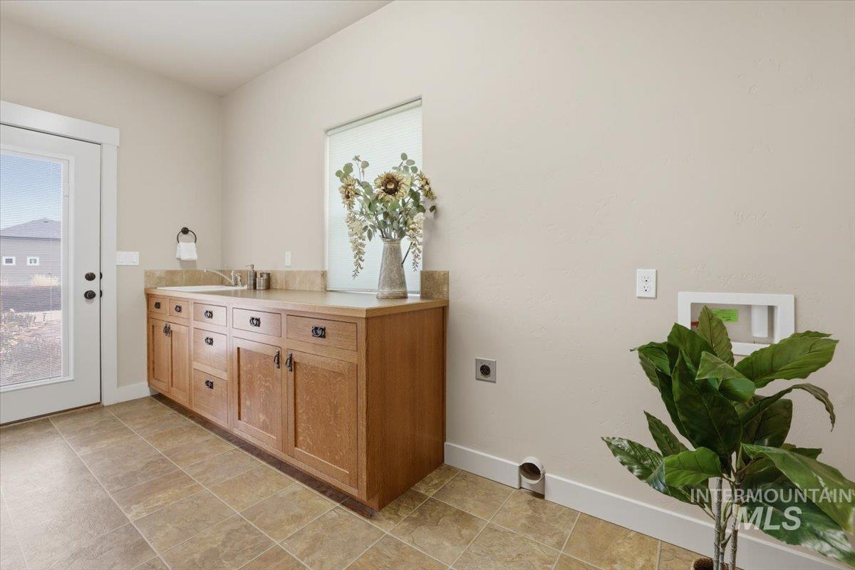 24331 Cowboy Lane, Middleton, Idaho 83644, 3 Bedrooms, 2.5 Bathrooms, Residential For Sale, Price $1,100,000, 98973389