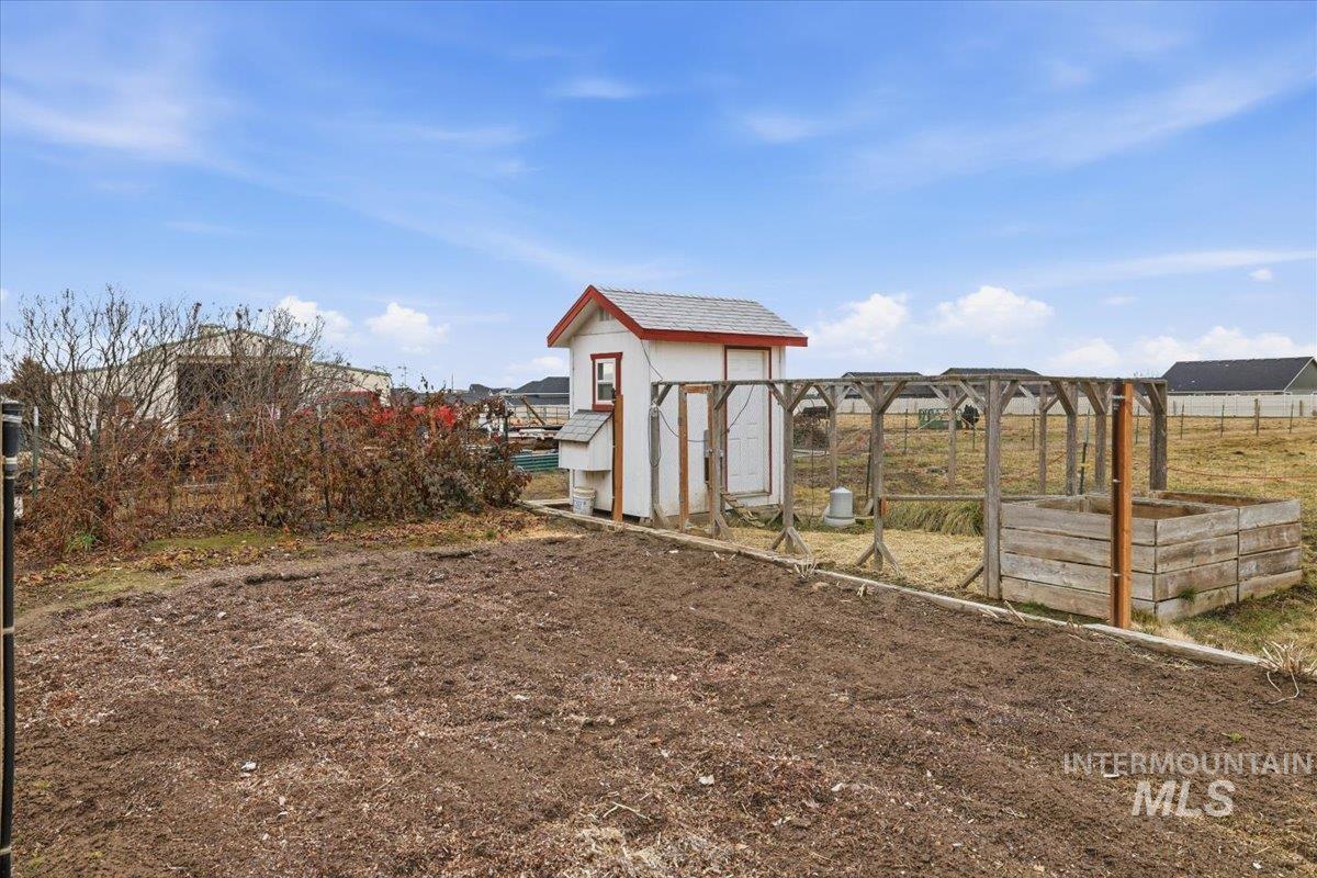 24331 Cowboy Lane, Middleton, Idaho 83644, 3 Bedrooms, 2.5 Bathrooms, Residential For Sale, Price $1,100,000, 98973389