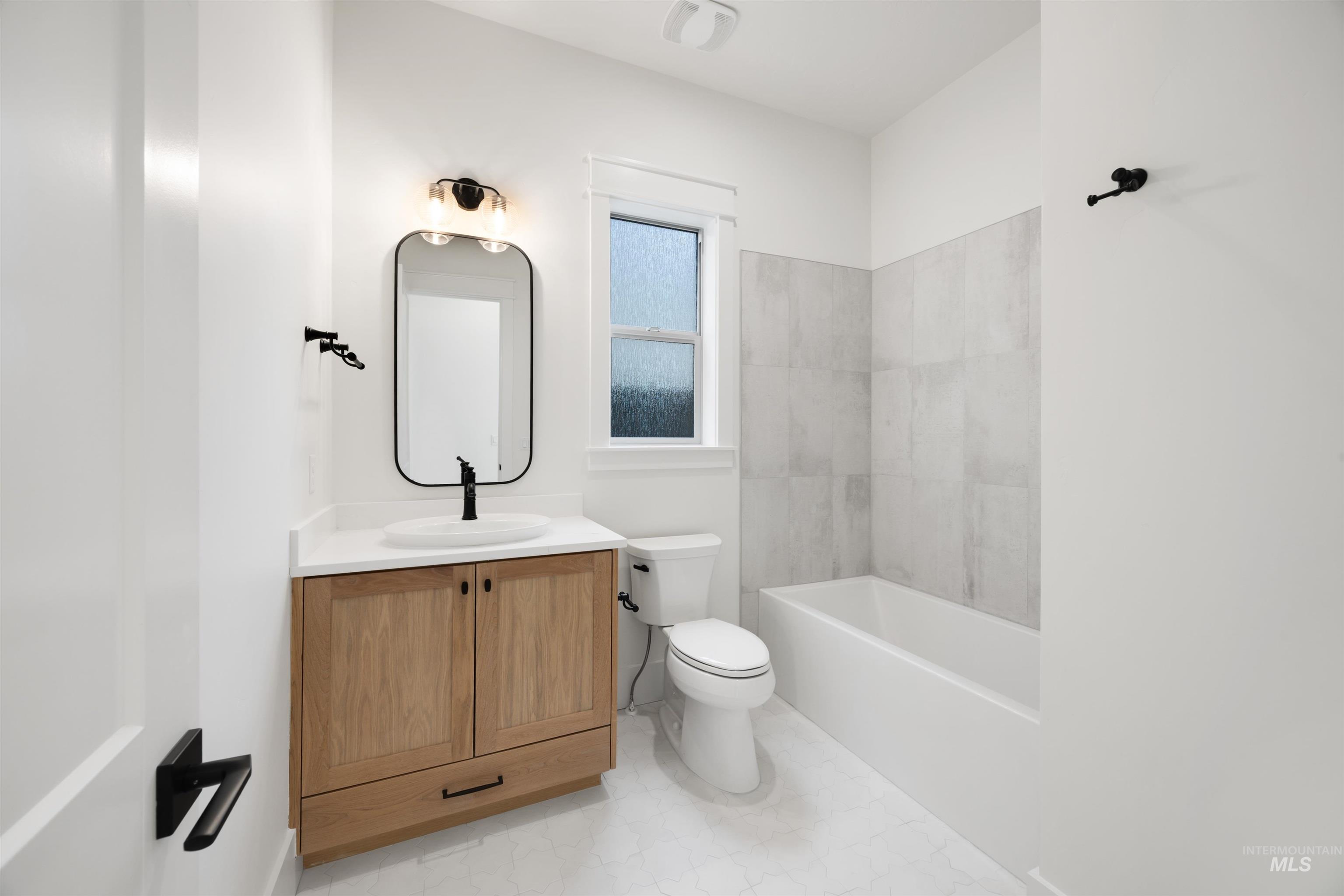 1034 E Escalation St, Meridian, Idaho 83642, 3 Bedrooms, 2.5 Bathrooms, Residential For Sale, Price $679,777,MLS 98973390