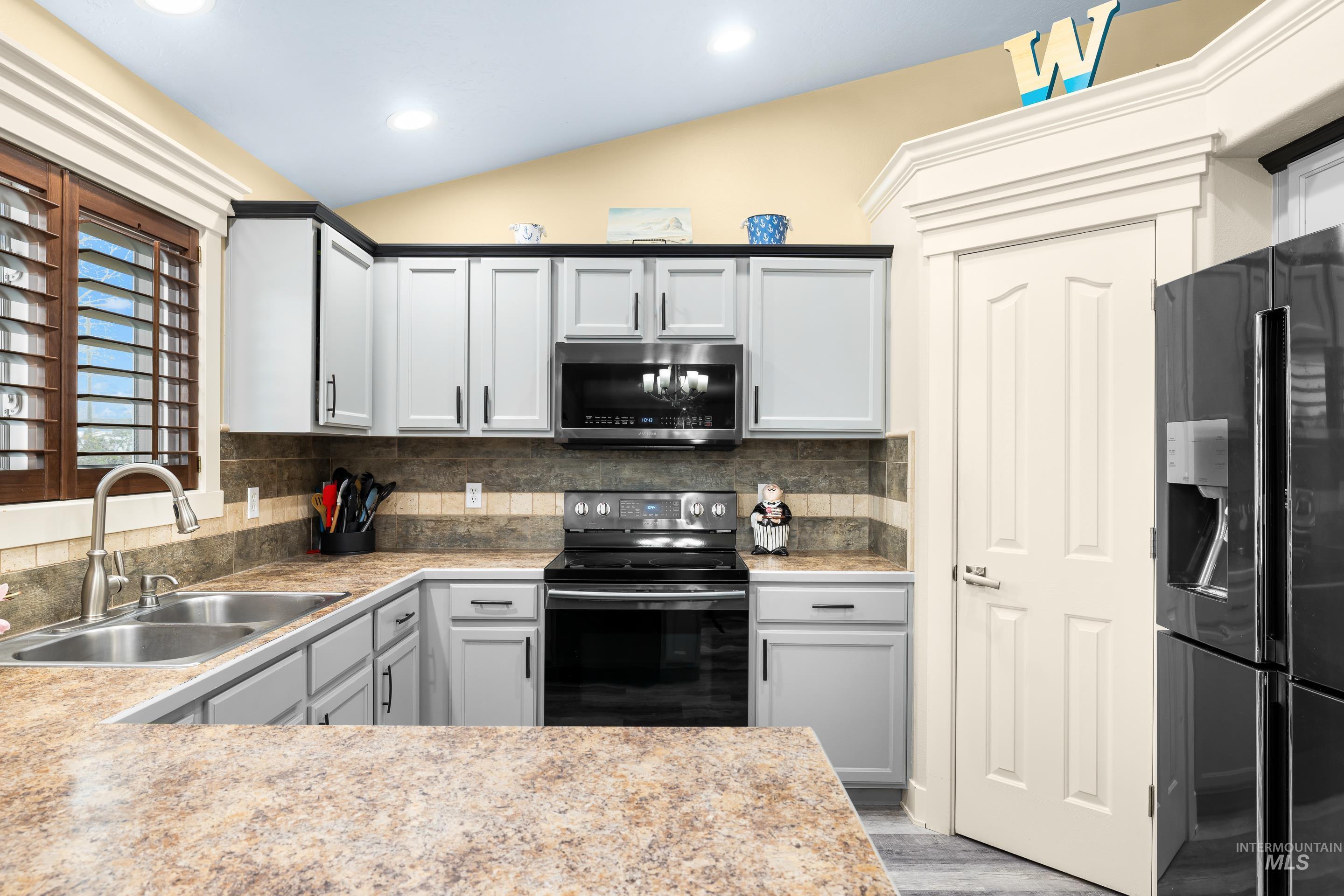 5150 W McMurtrey St, Meridian, Idaho 83646, 4 Bedrooms, 3 Bathrooms, Residential For Sale, Price $599,900,MLS 98973391