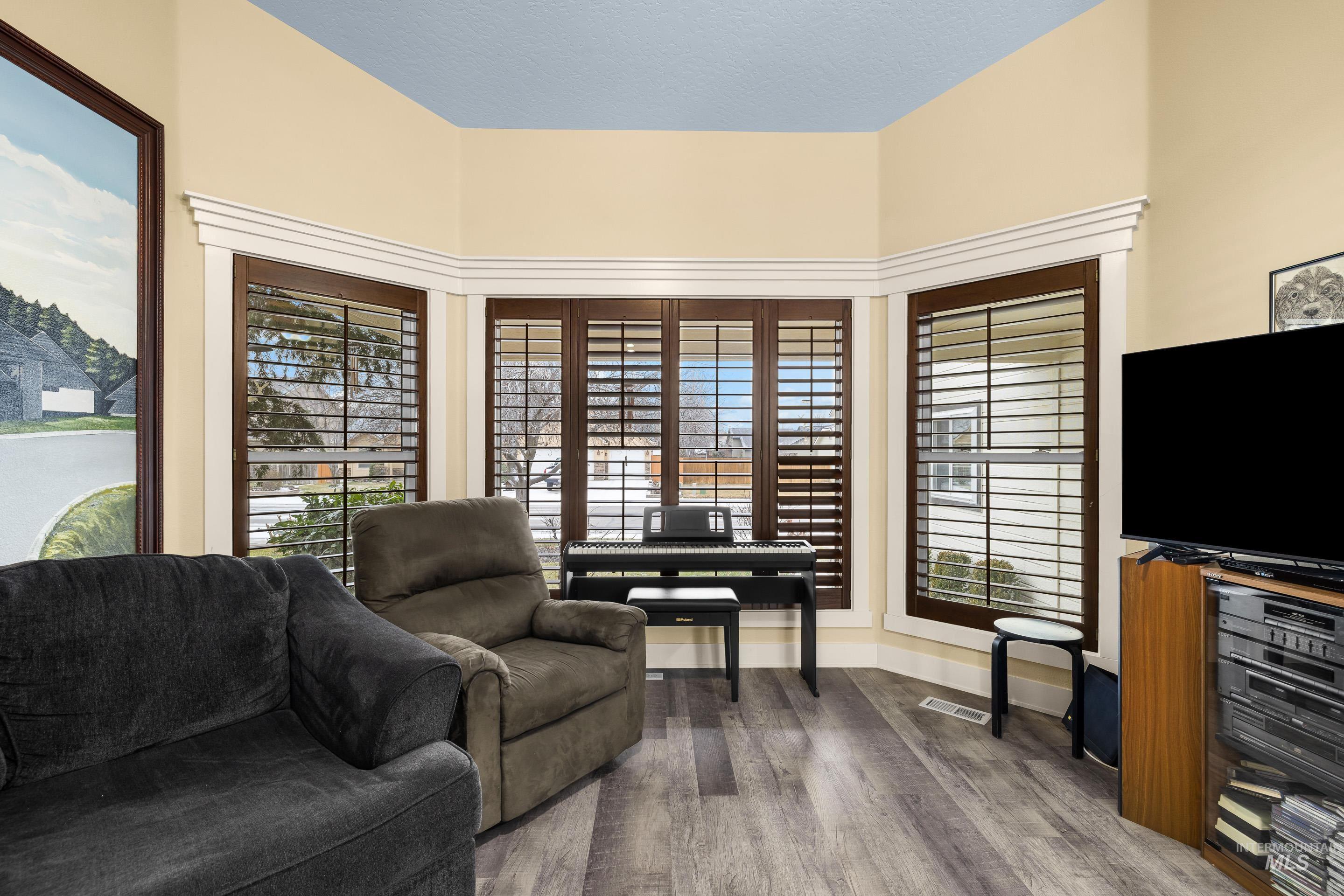 5150 W McMurtrey St, Meridian, Idaho 83646, 4 Bedrooms, 3 Bathrooms, Residential For Sale, Price $599,900,MLS 98973391