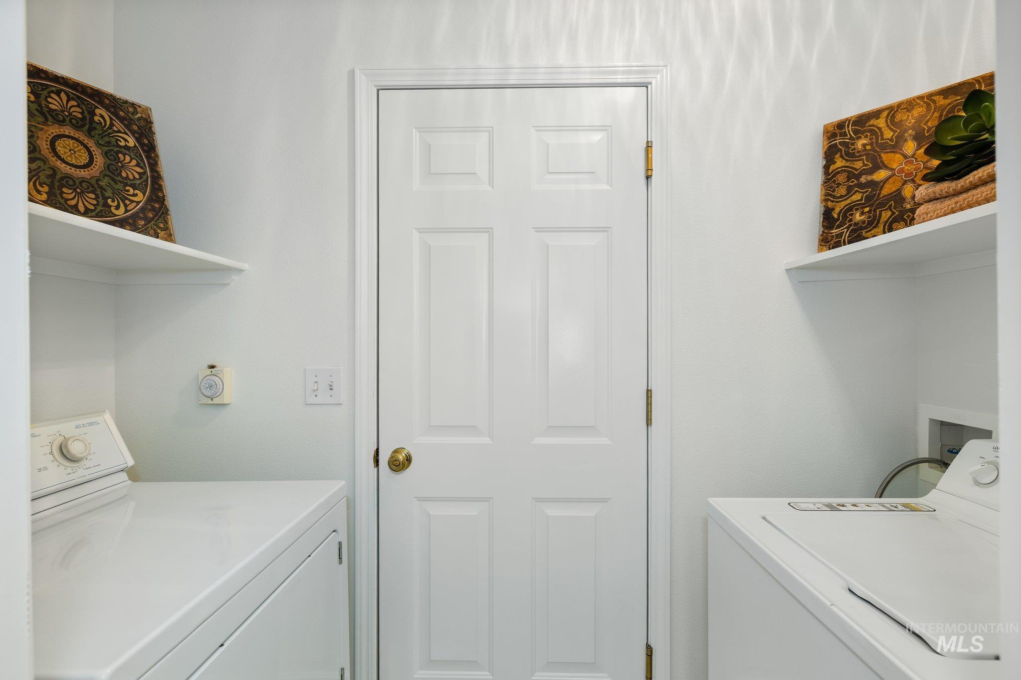 2900 S Ladera Pl, Boise, Idaho 83705, 3 Bedrooms, 2 Bathrooms, Residential For Sale, Price $374,000,MLS 98973392