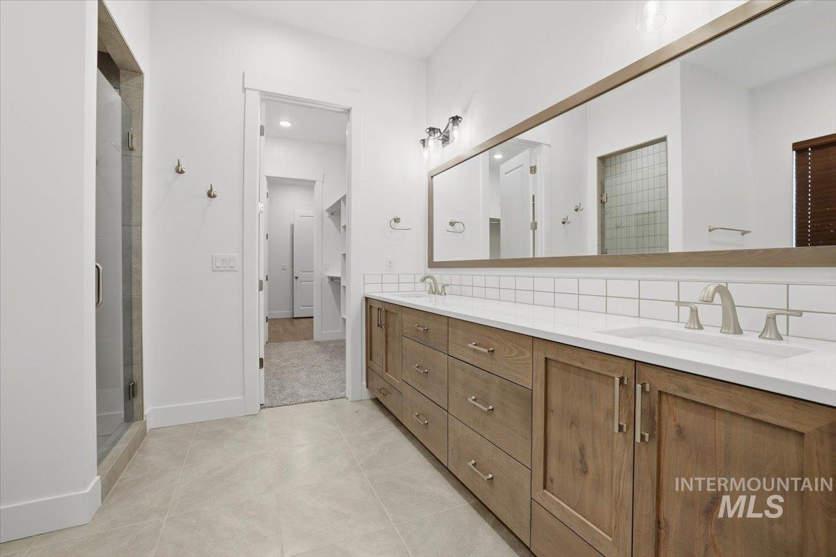 12529 S Lenora Pl, Nampa, Idaho 83686, 3 Bedrooms, 3.5 Bathrooms, Residential For Sale, Price $720,000,MLS 98973393