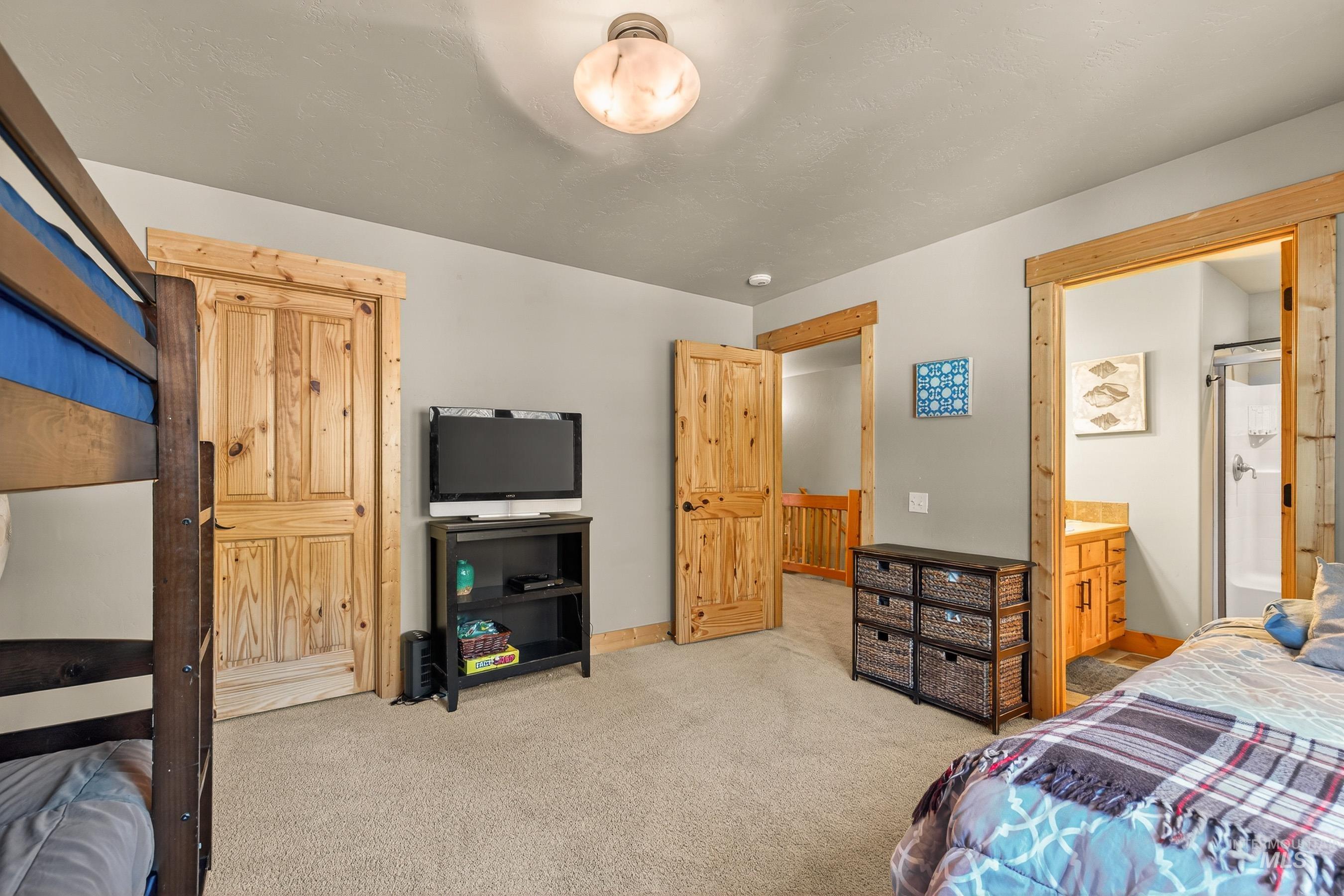 722 Lick Creek Rd, McCall, Idaho 83638, 3 Bedrooms, 3 Bathrooms, Residential For Sale, Price $799,000,MLS 98973394