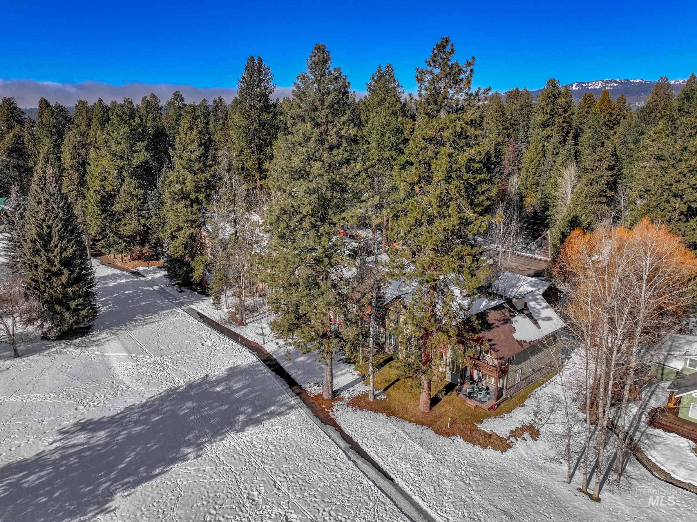 722 Lick Creek Rd, McCall, Idaho 83638, 3 Bedrooms, 3 Bathrooms, Residential For Sale, Price $799,000,MLS 98973394