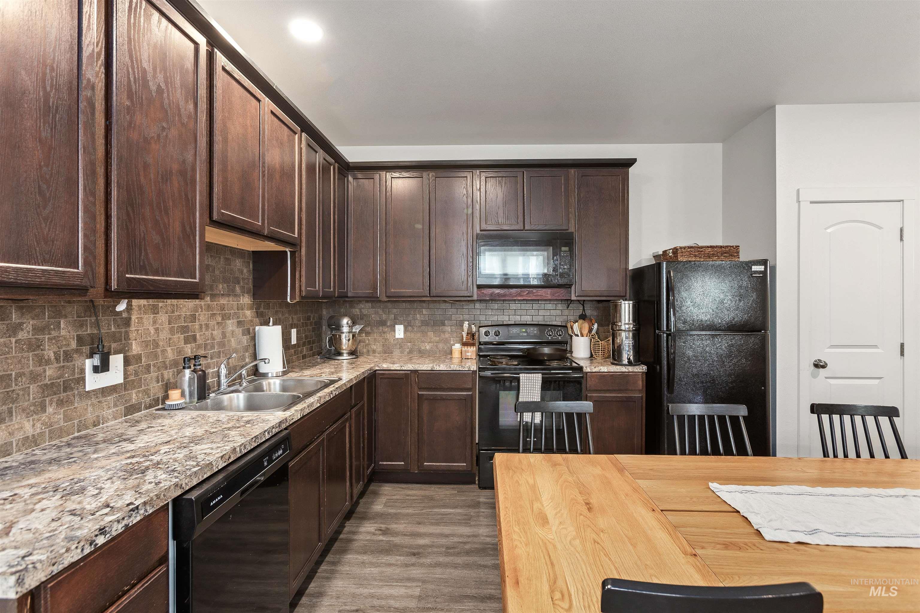 1162 Tiempo Dr, Moscow, Idaho 83843, 3 Bedrooms, 2.5 Bathrooms, Residential For Sale, Price $389,000,MLS 98973395