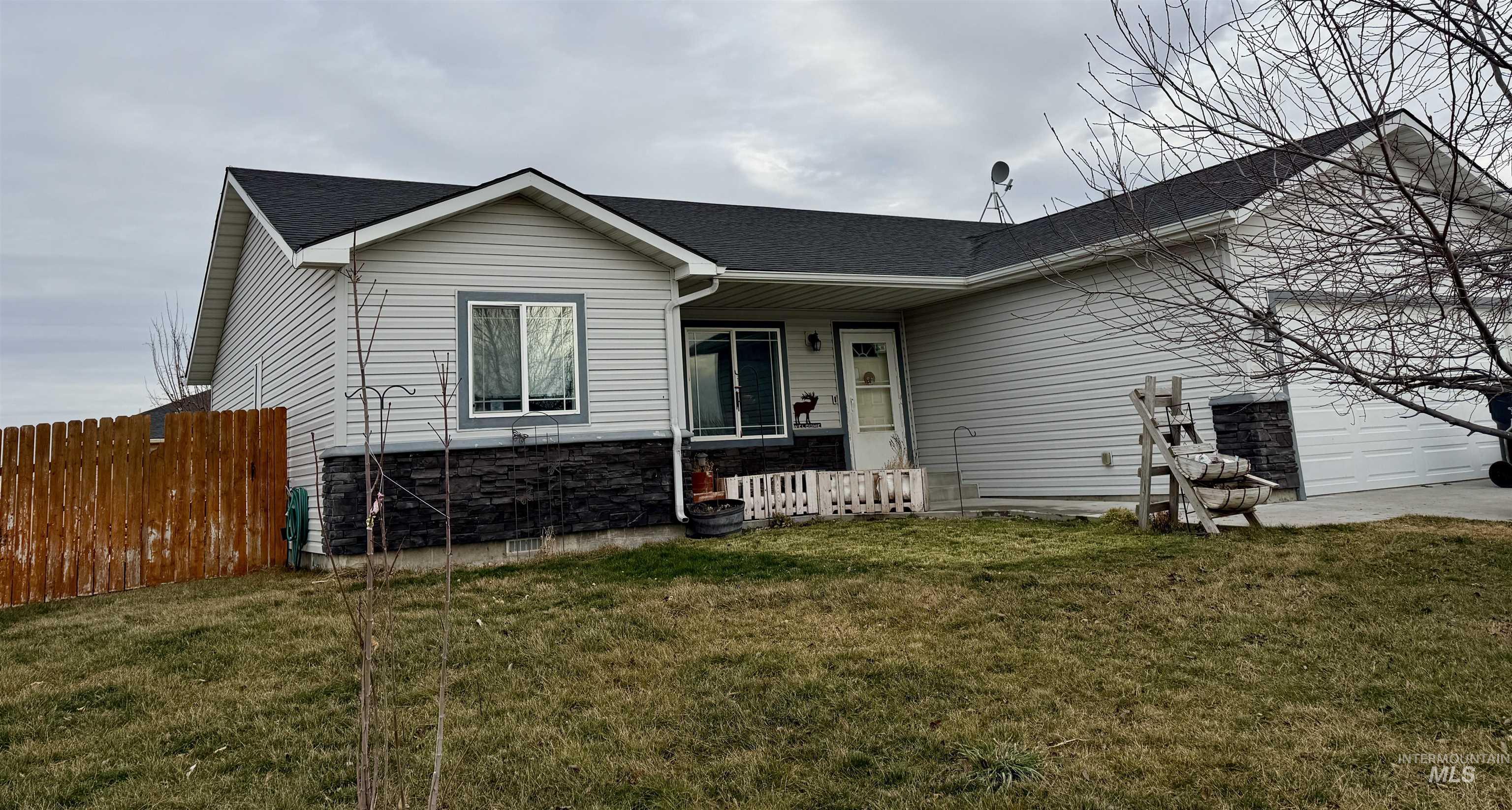 1141 Sunset Lane, Kimberly, Idaho 83341, 3 Bedrooms, 2 Bathrooms, Residential For Sale, Price $315,000,MLS 98973396