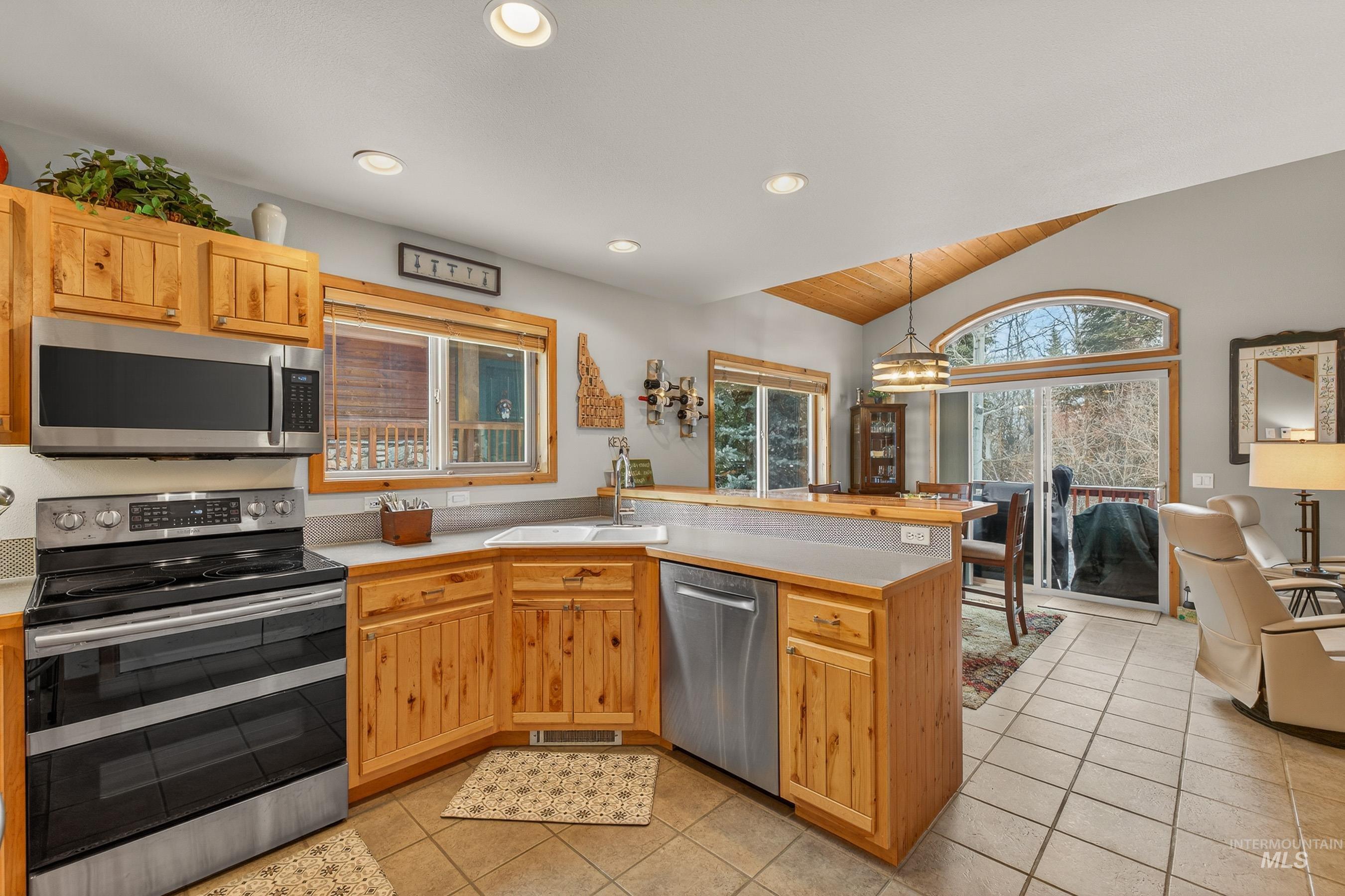 943 Cottage Court, McCall, Idaho 83638, 2 Bedrooms, 2 Bathrooms, Residential For Sale, Price $635,000,MLS 98973397