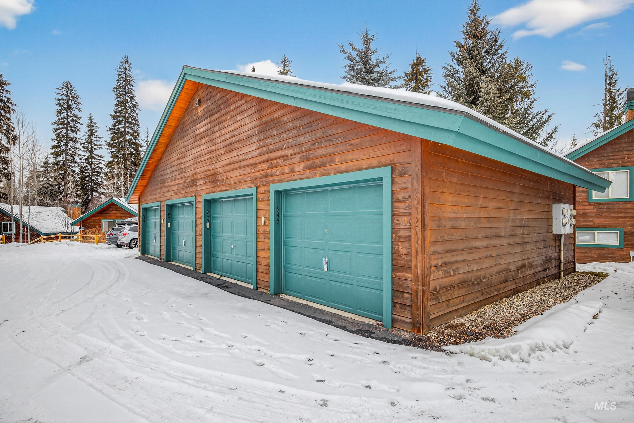 943 Cottage Court, McCall, Idaho 83638, 2 Bedrooms, 2 Bathrooms, Residential For Sale, Price $635,000,MLS 98973397