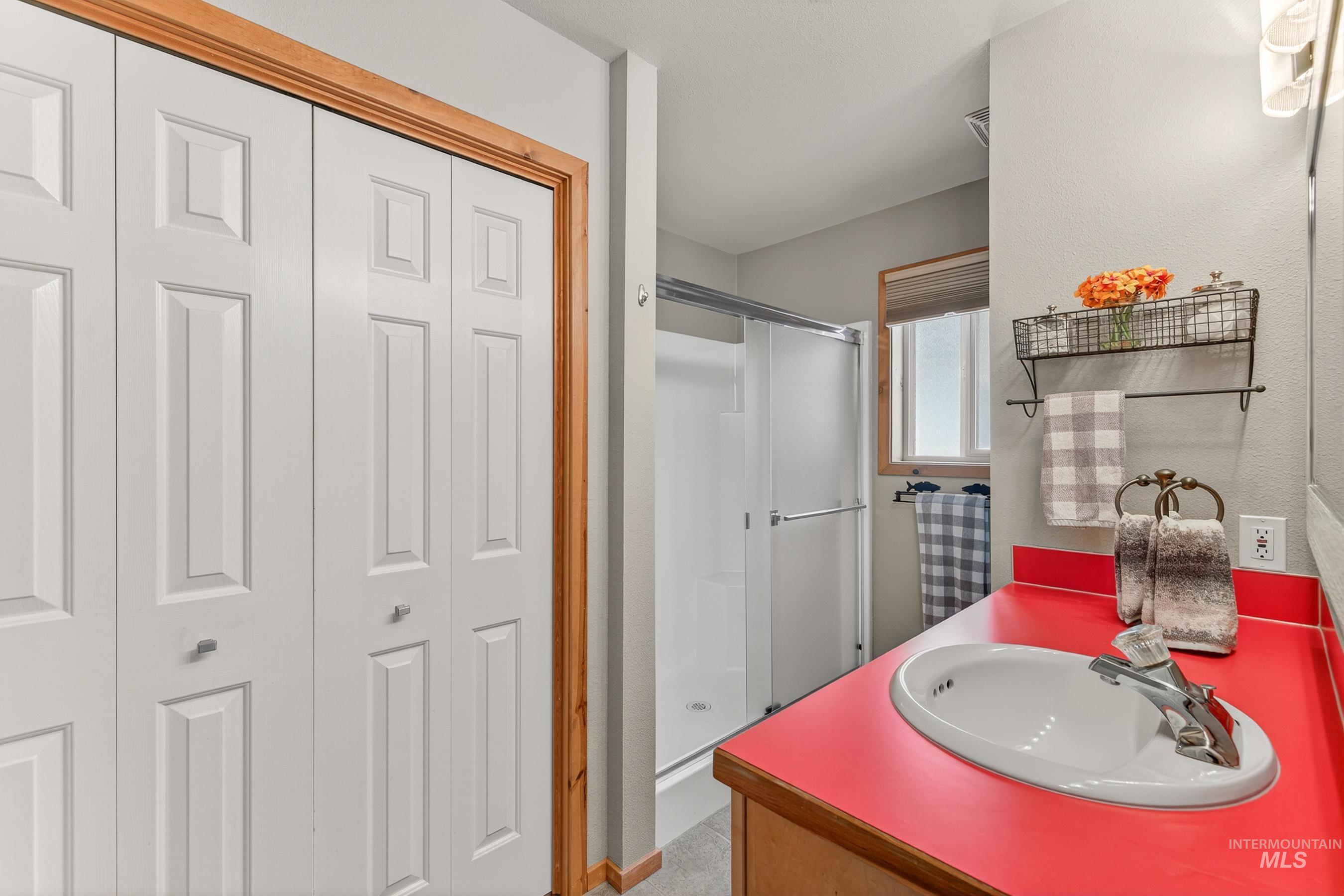 943 Cottage Court, McCall, Idaho 83638, 2 Bedrooms, 2 Bathrooms, Residential For Sale, Price $635,000,MLS 98973397