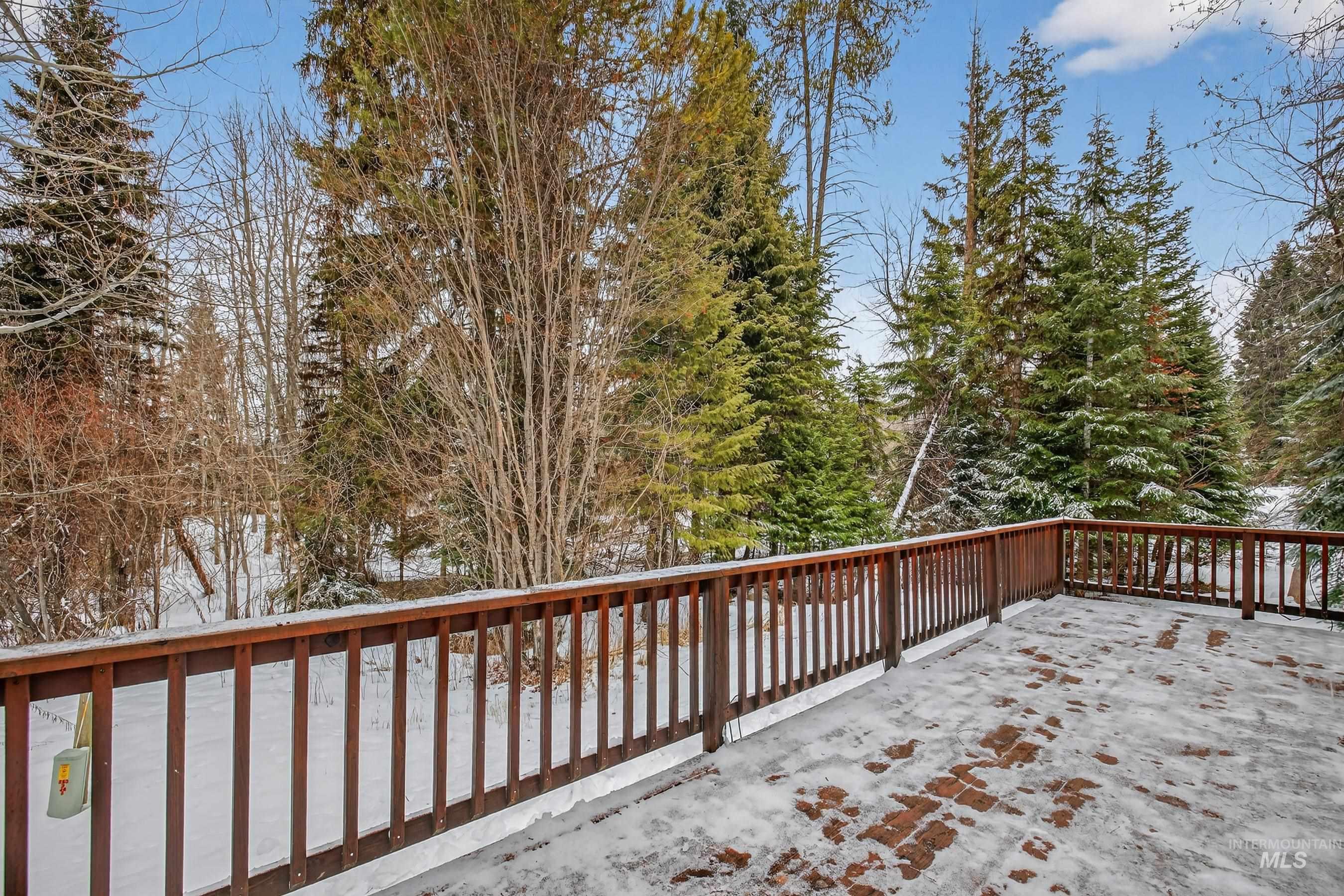 943 Cottage Court, McCall, Idaho 83638, 2 Bedrooms, 2 Bathrooms, Residential For Sale, Price $635,000,MLS 98973397
