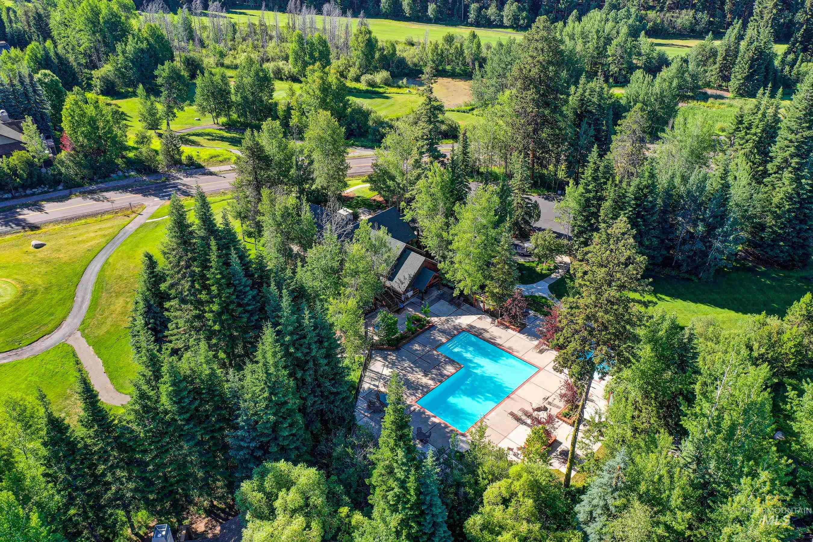 943 Cottage Court, McCall, Idaho 83638, 2 Bedrooms, 2 Bathrooms, Residential For Sale, Price $635,000,MLS 98973397