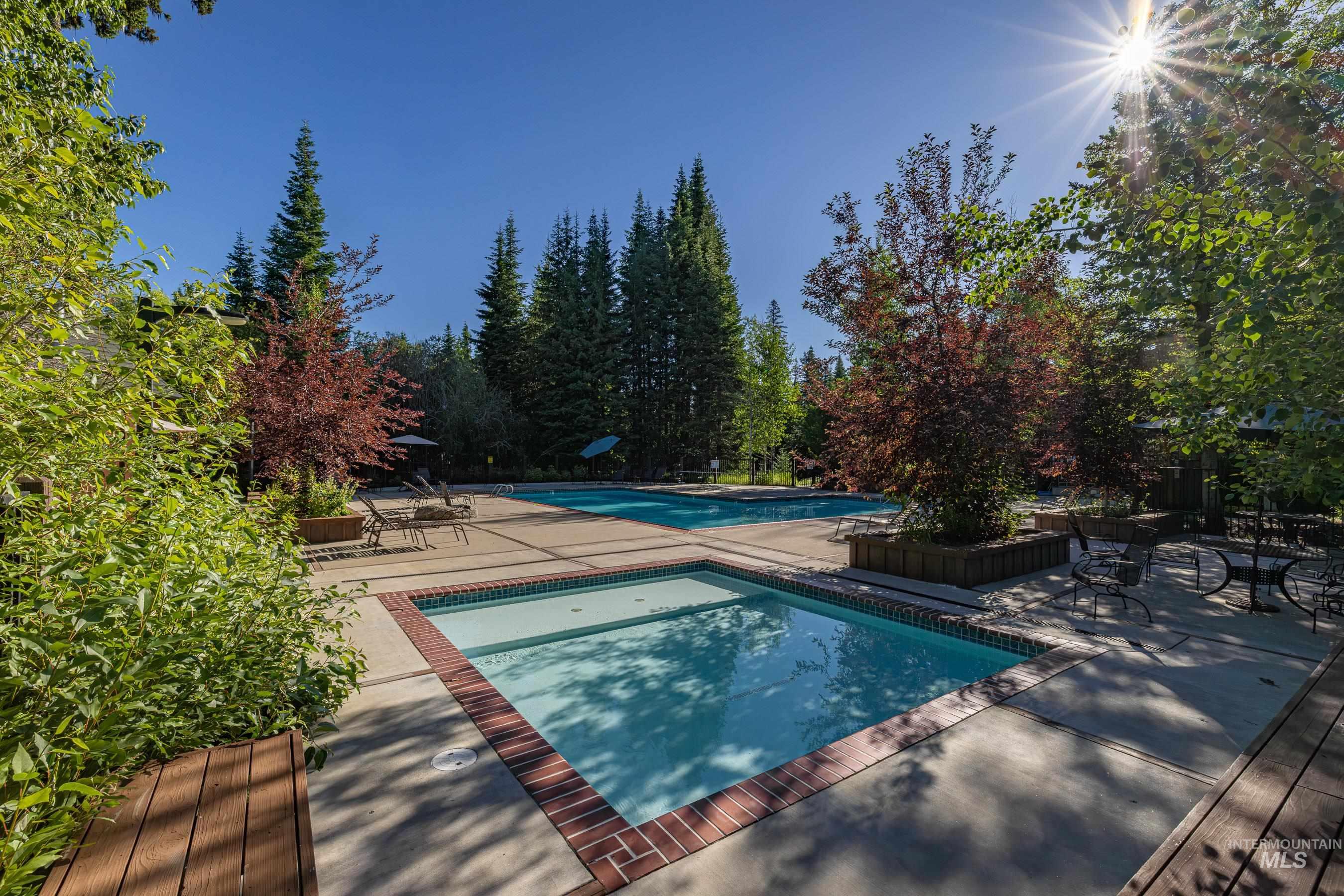 943 Cottage Court, McCall, Idaho 83638, 2 Bedrooms, 2 Bathrooms, Residential For Sale, Price $635,000,MLS 98973397