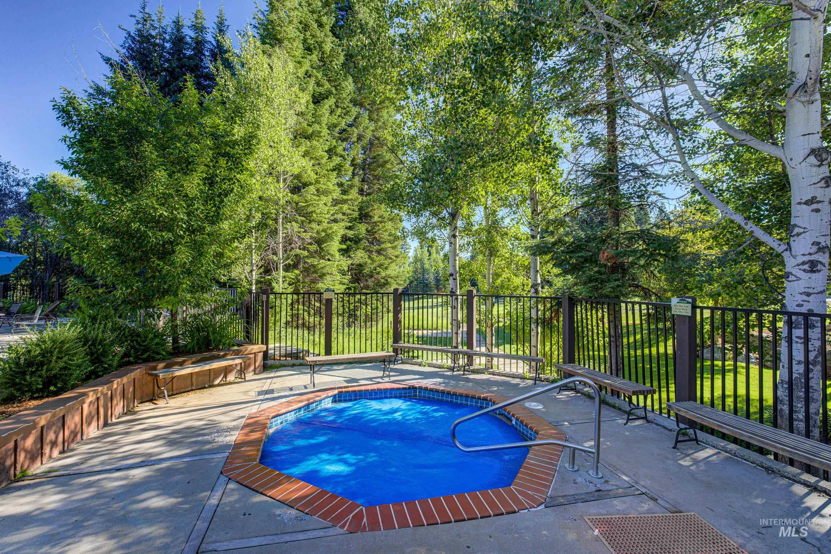 943 Cottage Court, McCall, Idaho 83638, 2 Bedrooms, 2 Bathrooms, Residential For Sale, Price $635,000,MLS 98973397