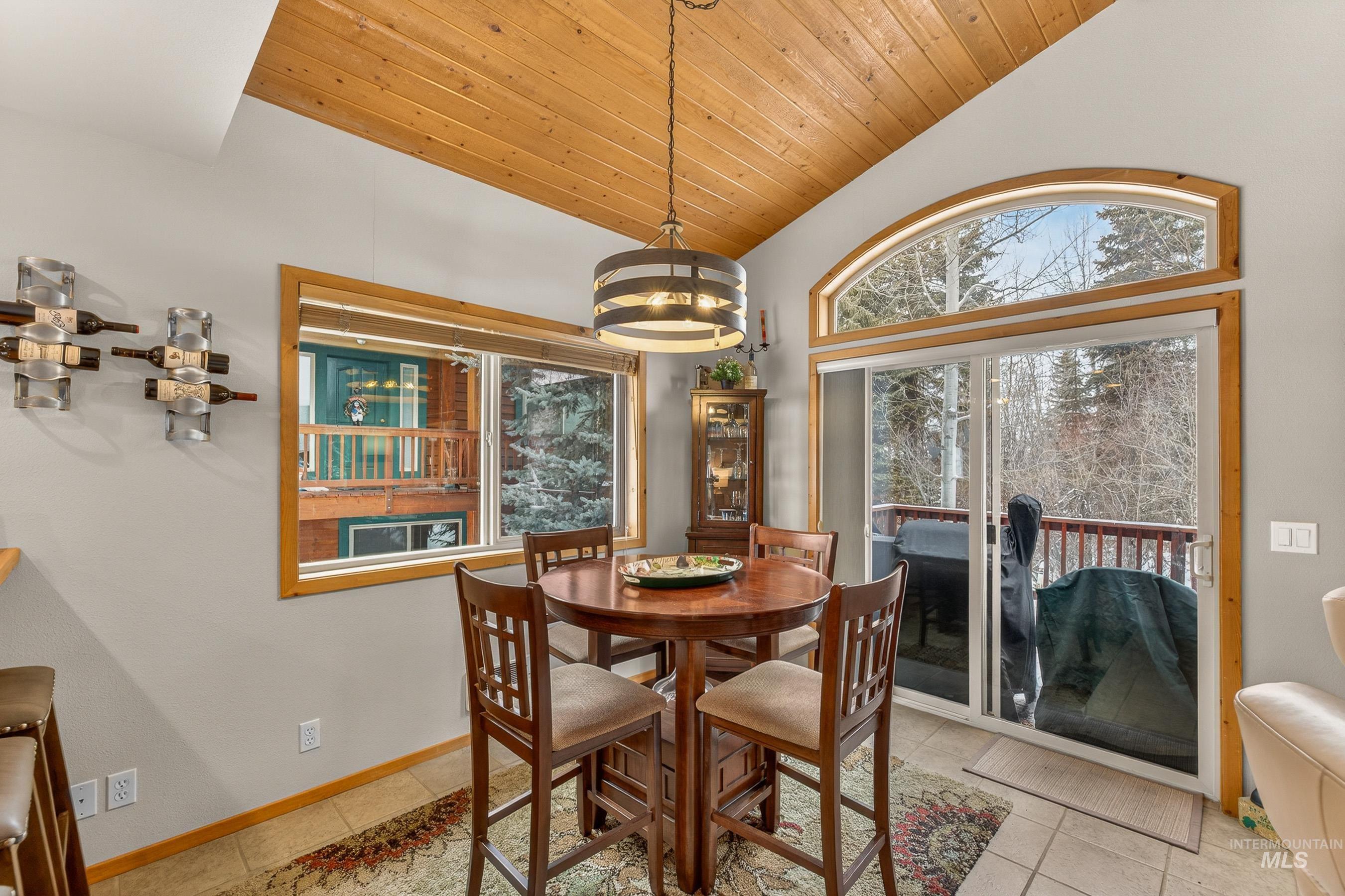 943 Cottage Court, McCall, Idaho 83638, 2 Bedrooms, 2 Bathrooms, Residential For Sale, Price $635,000,MLS 98973397