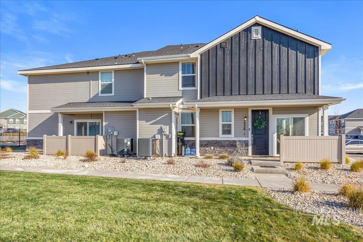 2329 E Spice Loop, Nampa, Idaho 83687, 3 Bedrooms, 3 Bathrooms, Residential For Sale, Price $325,000, 98973398