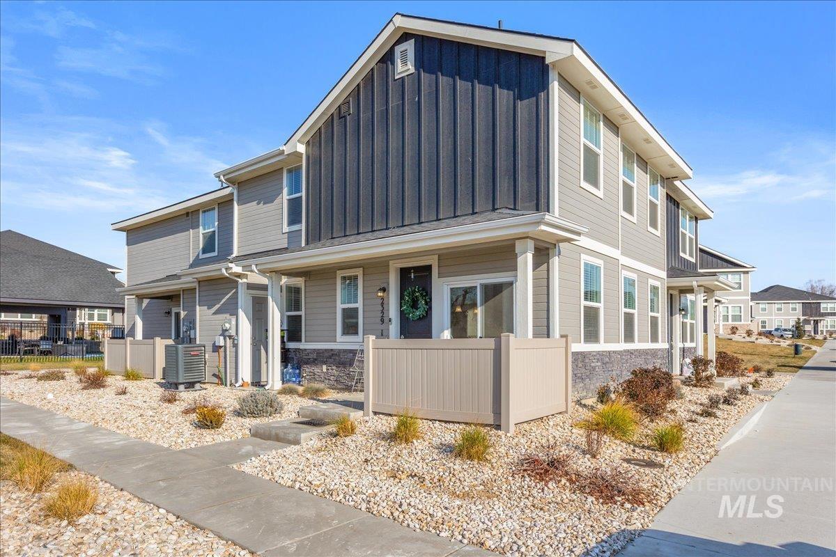 2329 E Spice Loop, Nampa, Idaho 83687, 3 Bedrooms, 3 Bathrooms, Residential For Sale, Price $335,000,MLS 98973398