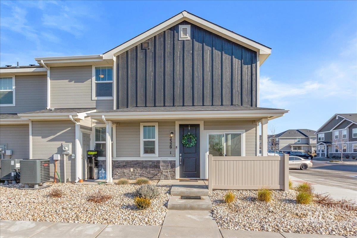 2329 E Spice Loop, Nampa, Idaho 83687, 3 Bedrooms, 3 Bathrooms, Residential For Sale, Price $330,000,MLS 98973398