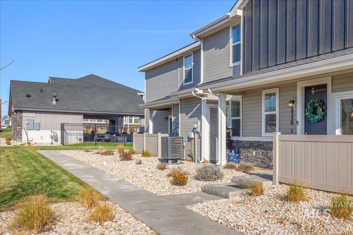 2329 E Spice Loop, Nampa, Idaho 83687, 3 Bedrooms, 3 Bathrooms, Residential For Sale, Price $335,000,MLS 98973398