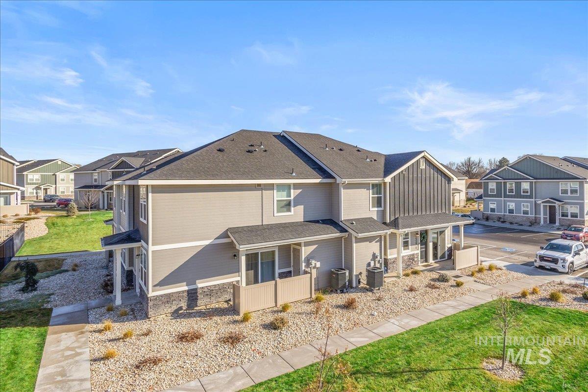 2329 E Spice Loop, Nampa, Idaho 83687, 3 Bedrooms, 3 Bathrooms, Residential For Sale, Price $335,000,MLS 98973398