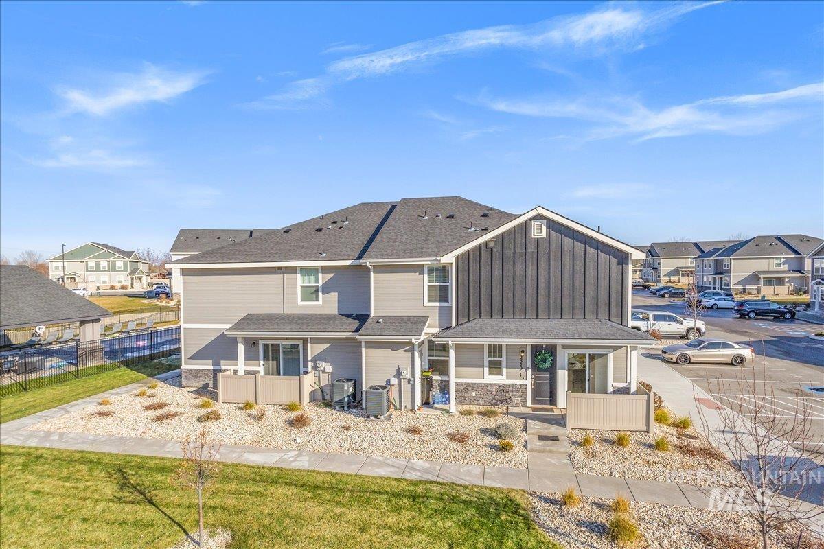 2329 E Spice Loop, Nampa, Idaho 83687, 3 Bedrooms, 3 Bathrooms, Residential For Sale, Price $335,000,MLS 98973398