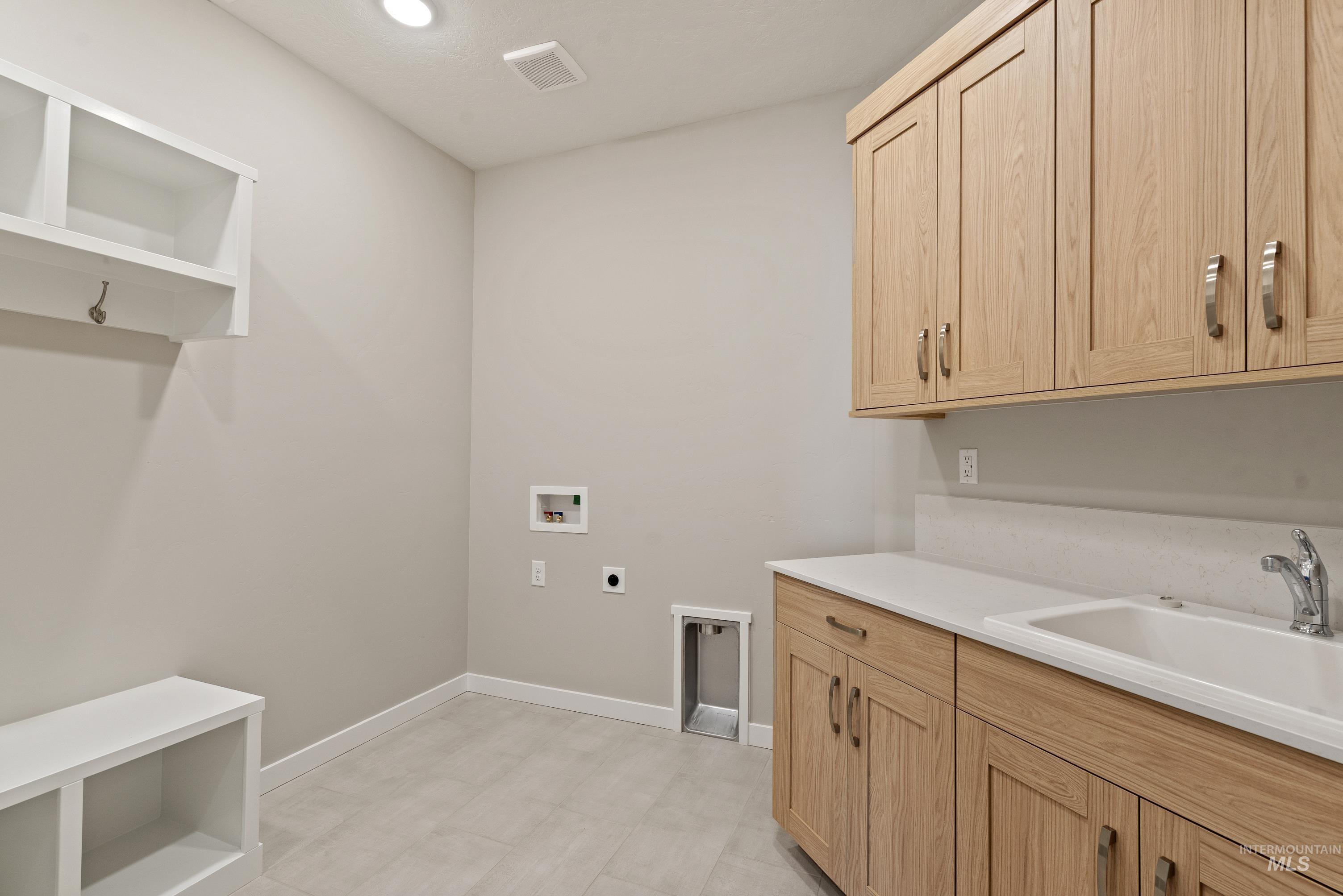 2408 S Hurd Ave., Nampa, Idaho 83686, 3 Bedrooms, 2 Bathrooms, Residential For Sale, Price $634,900, 98973402